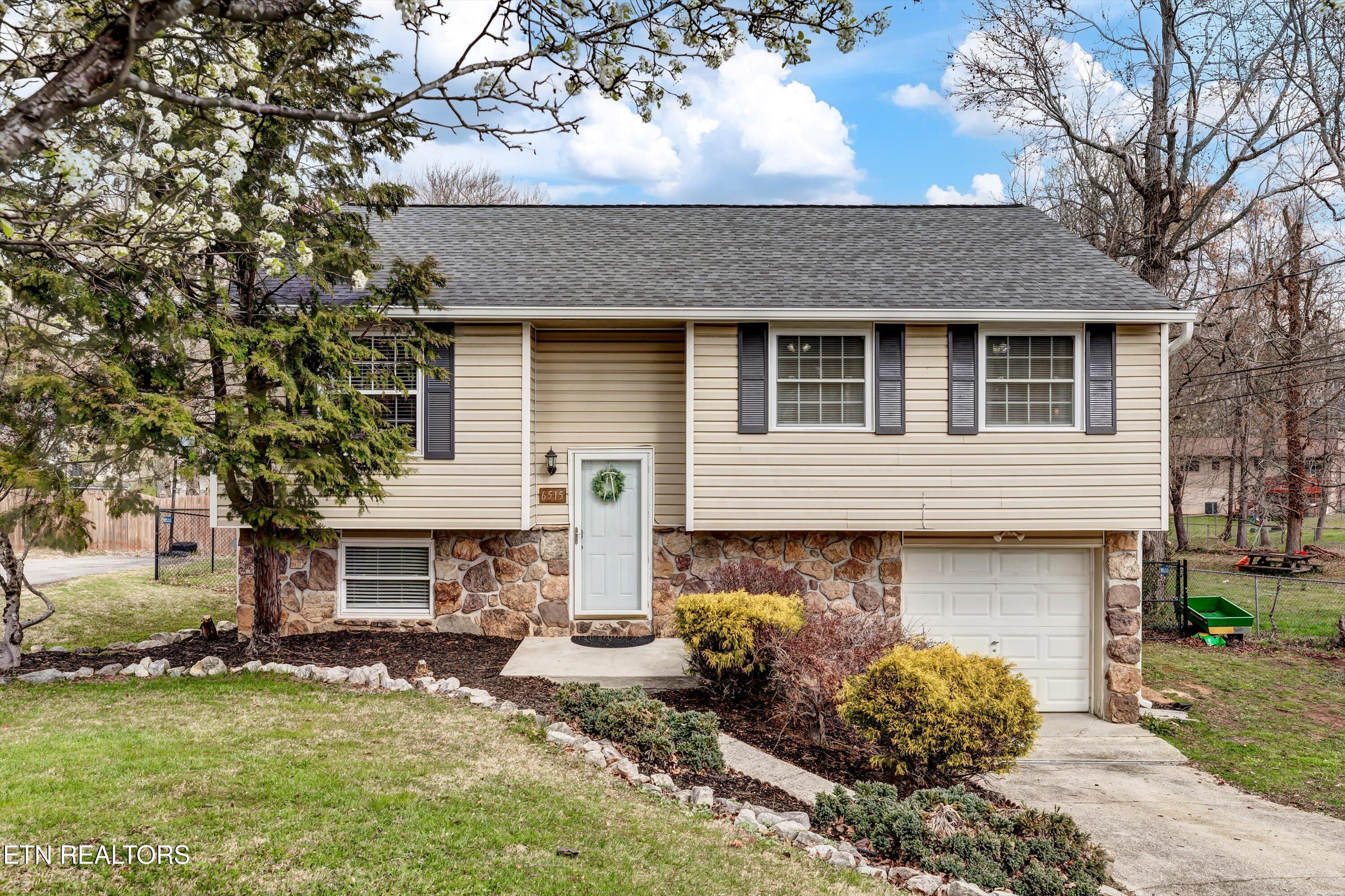 6515 Nw Tewksbury Drive Property Photo