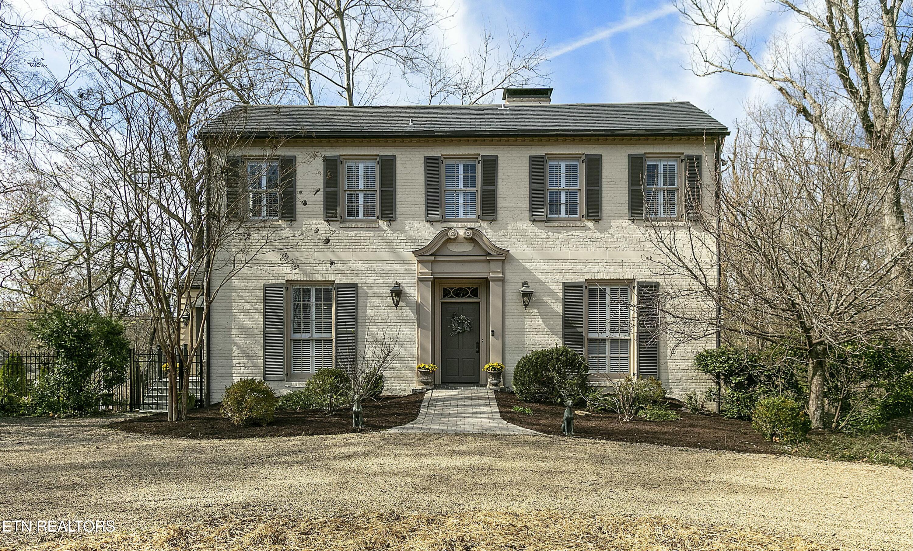 3935 Kingston Pike Property Photo