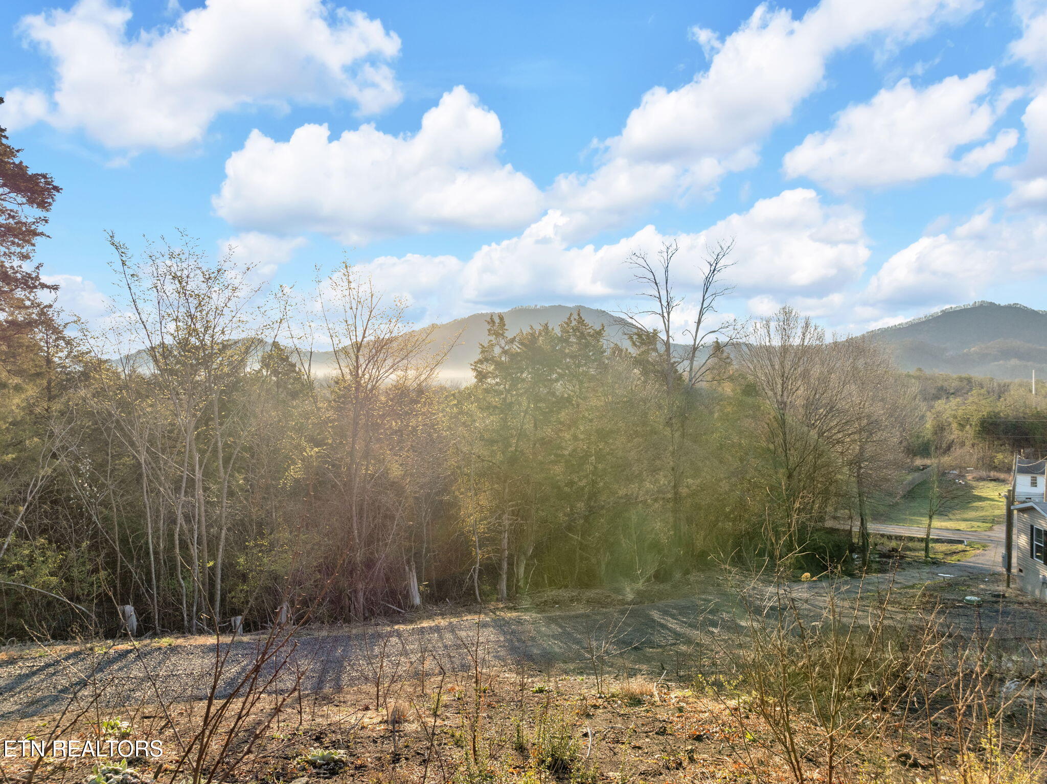182 Tazewell Pike Property Photo