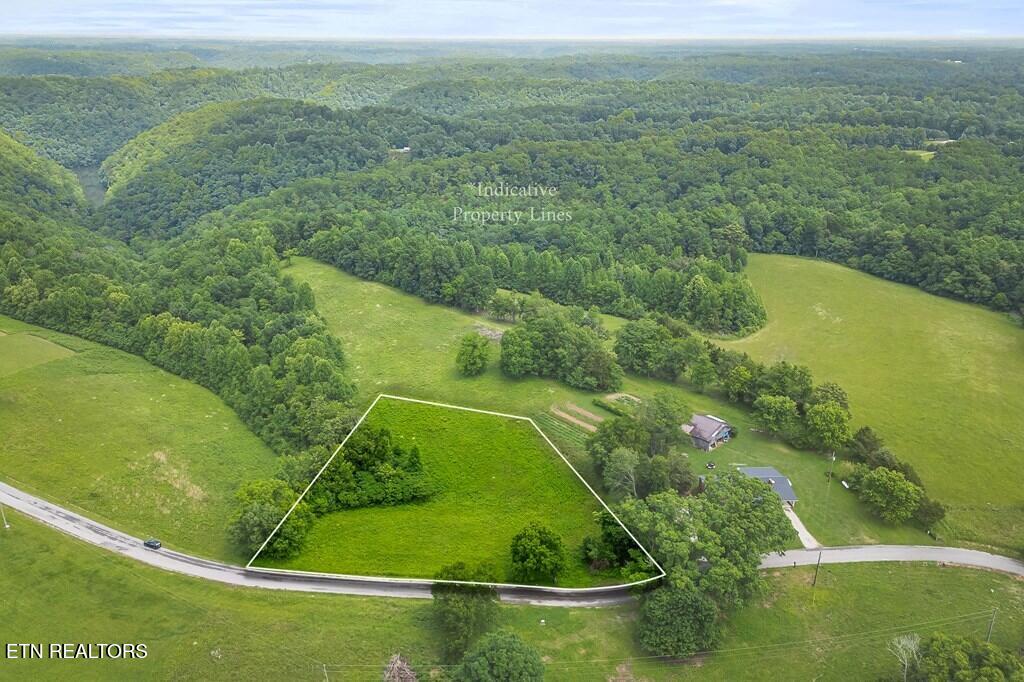 9199 Fox Hill Rd Property Photo
