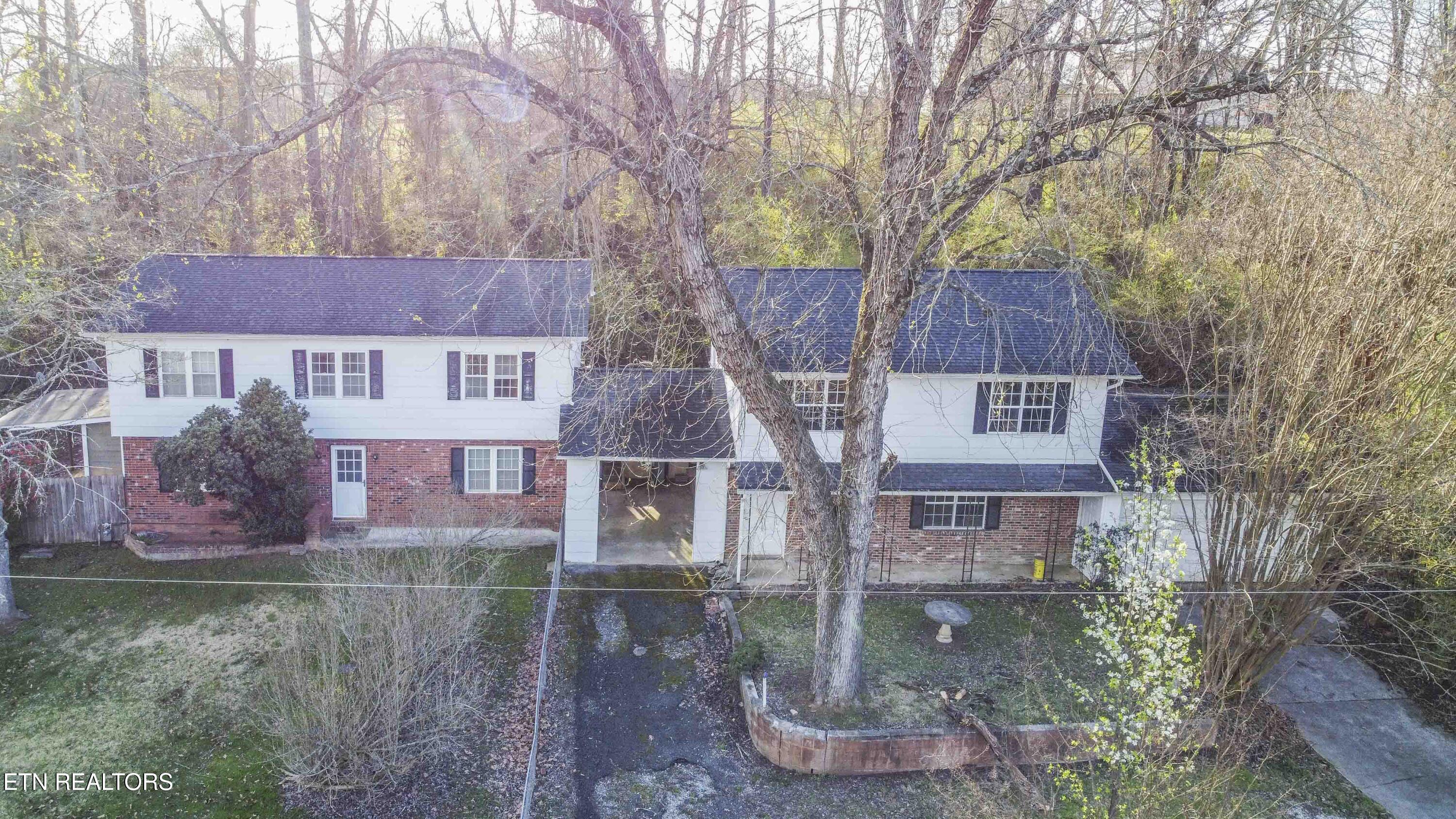215 Darrell Lane Property Photo