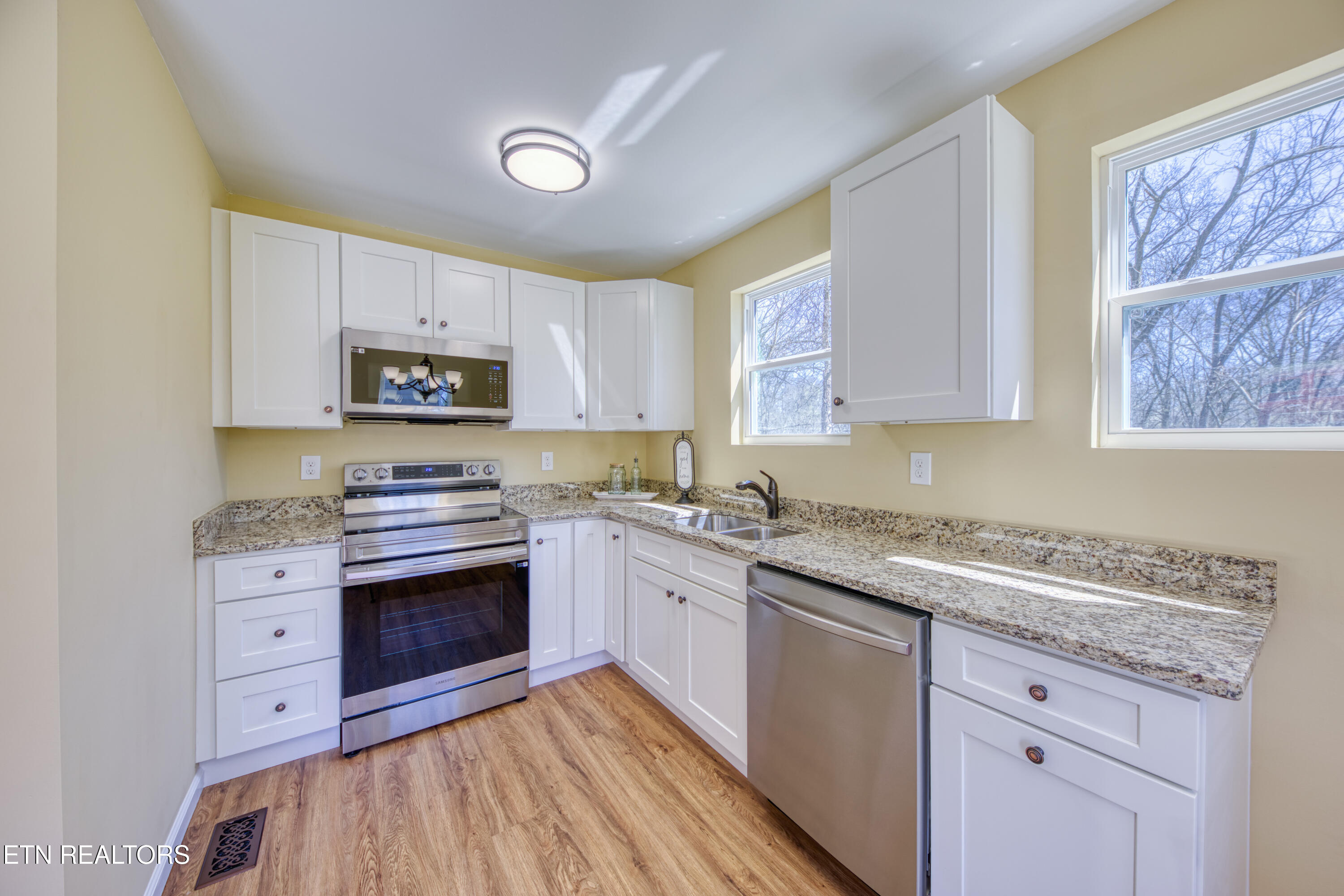 1112 Brookside Ave Property Photo 15