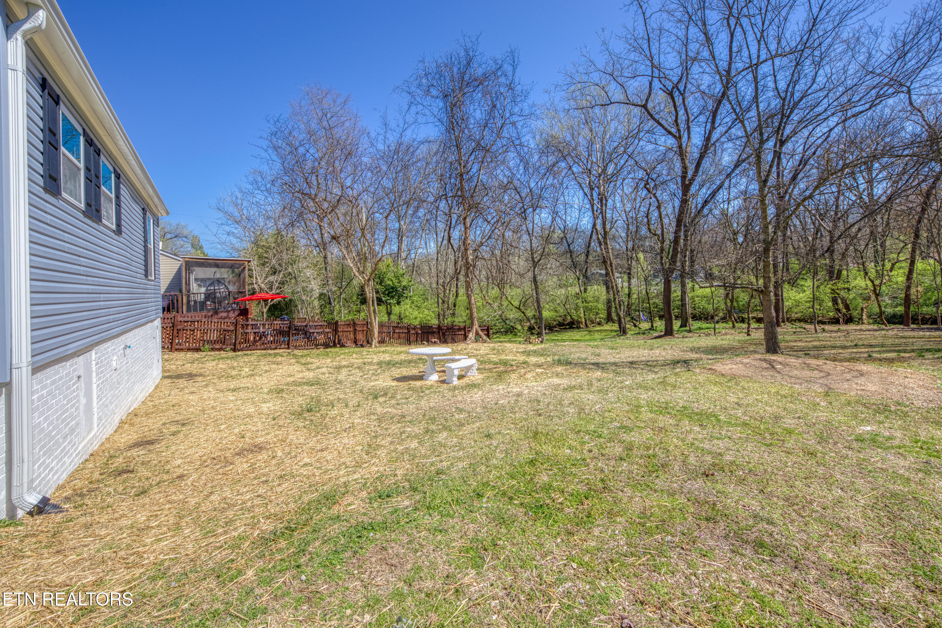 1112 Brookside Ave Property Photo 18