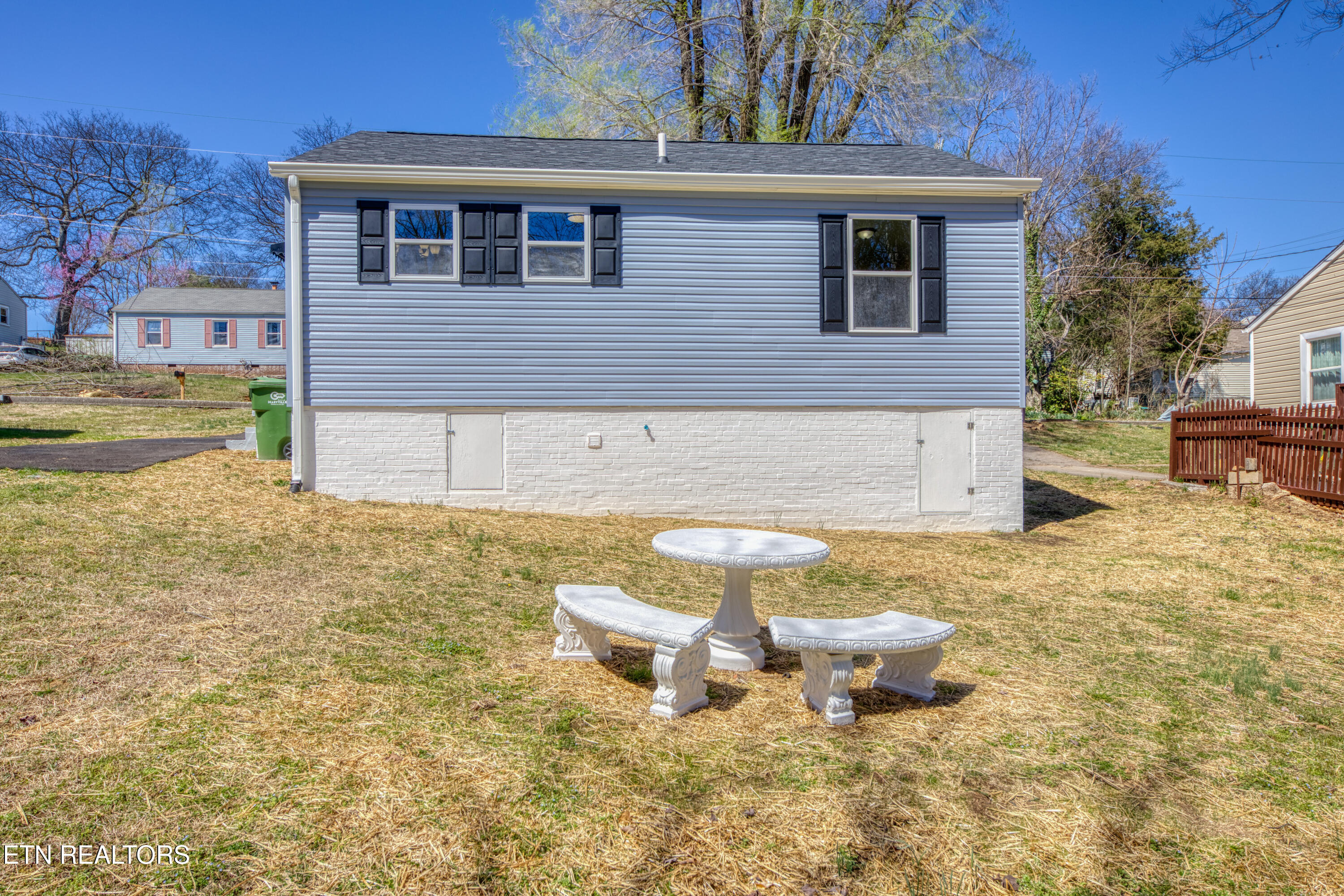 1112 Brookside Ave Property Photo 23