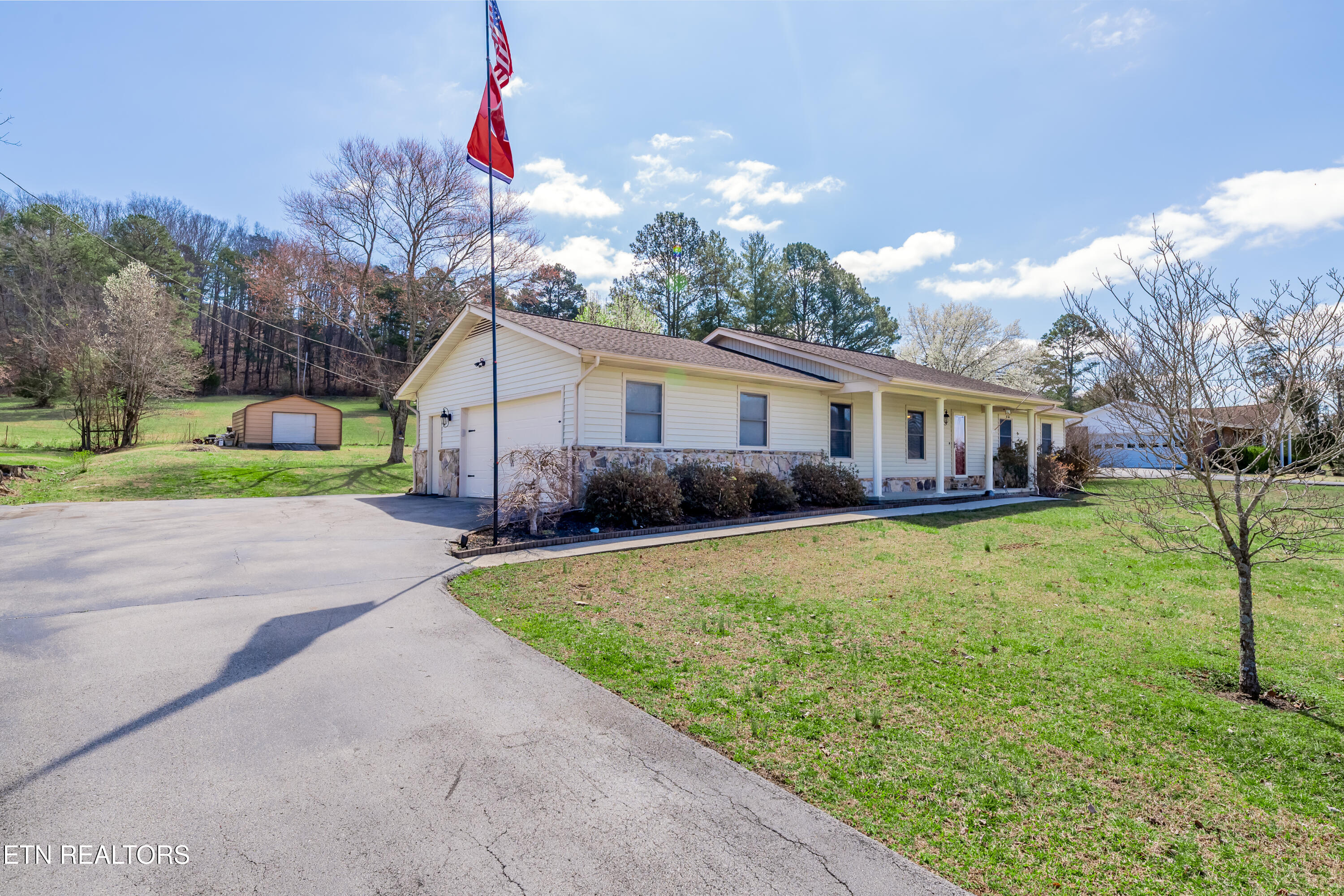 119 Lakeside Drive Property Photo