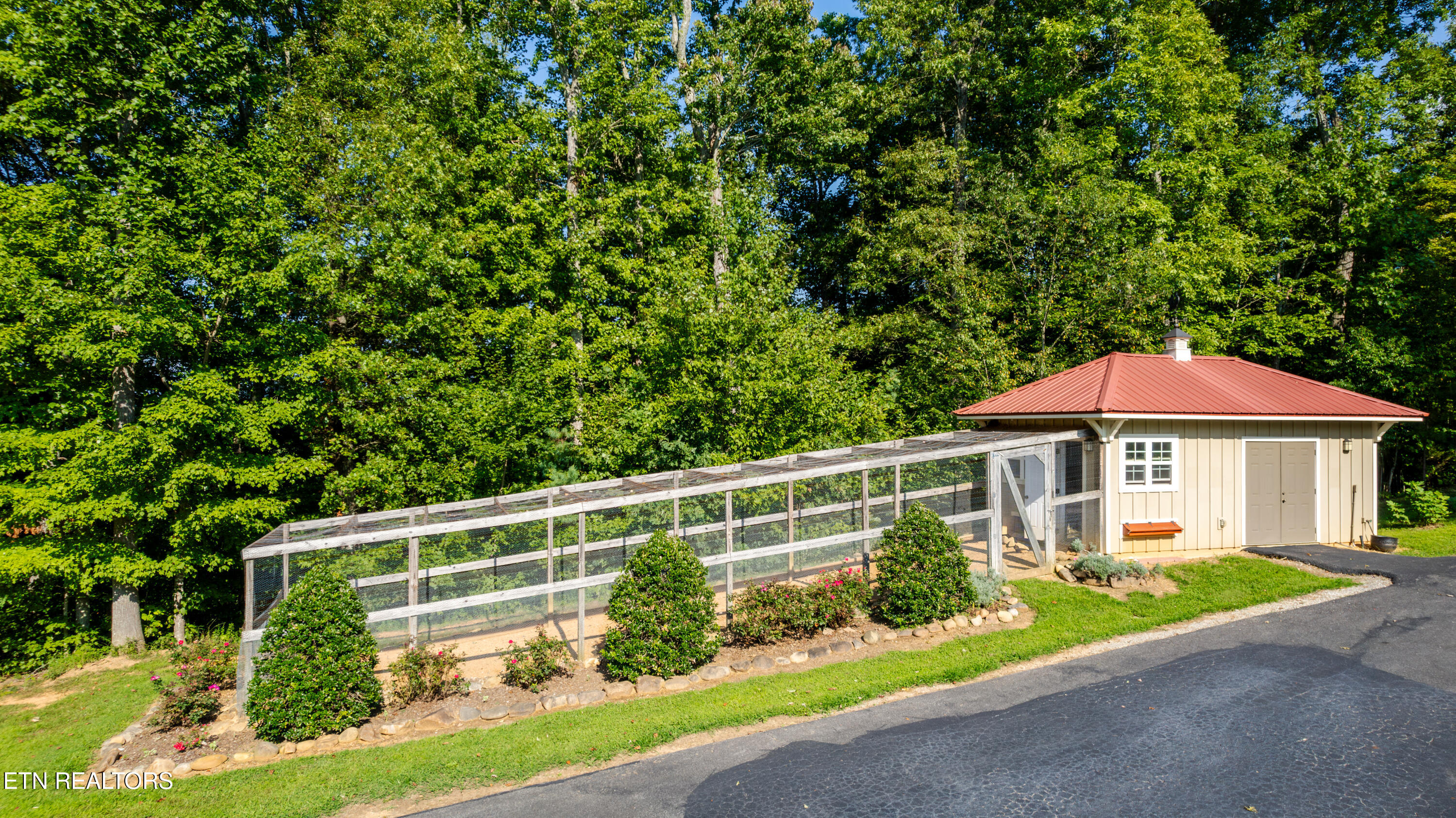 3656 Henry Town Rd Property Photo 11