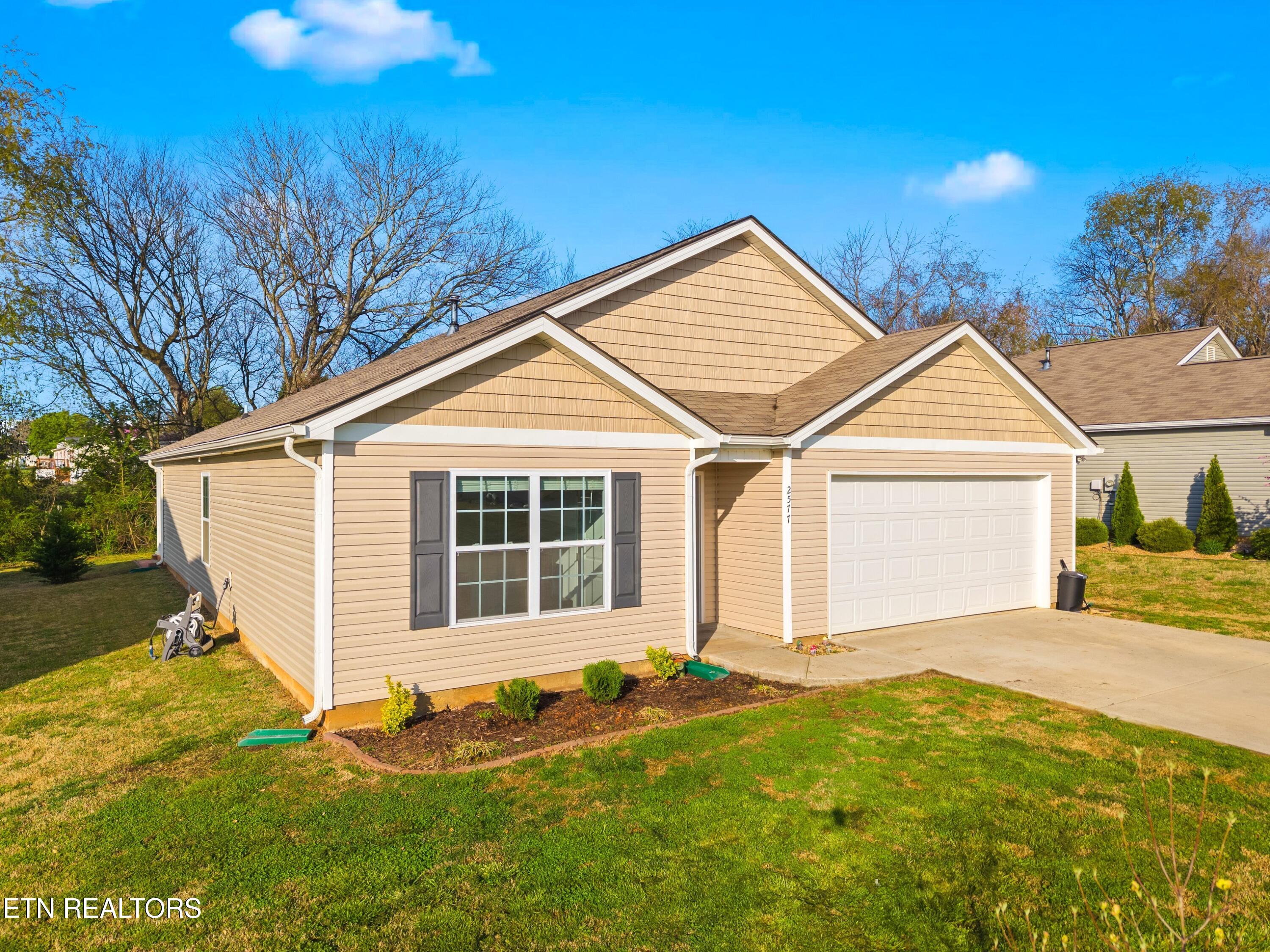2577 Cottonwood Drive Property Photo 1