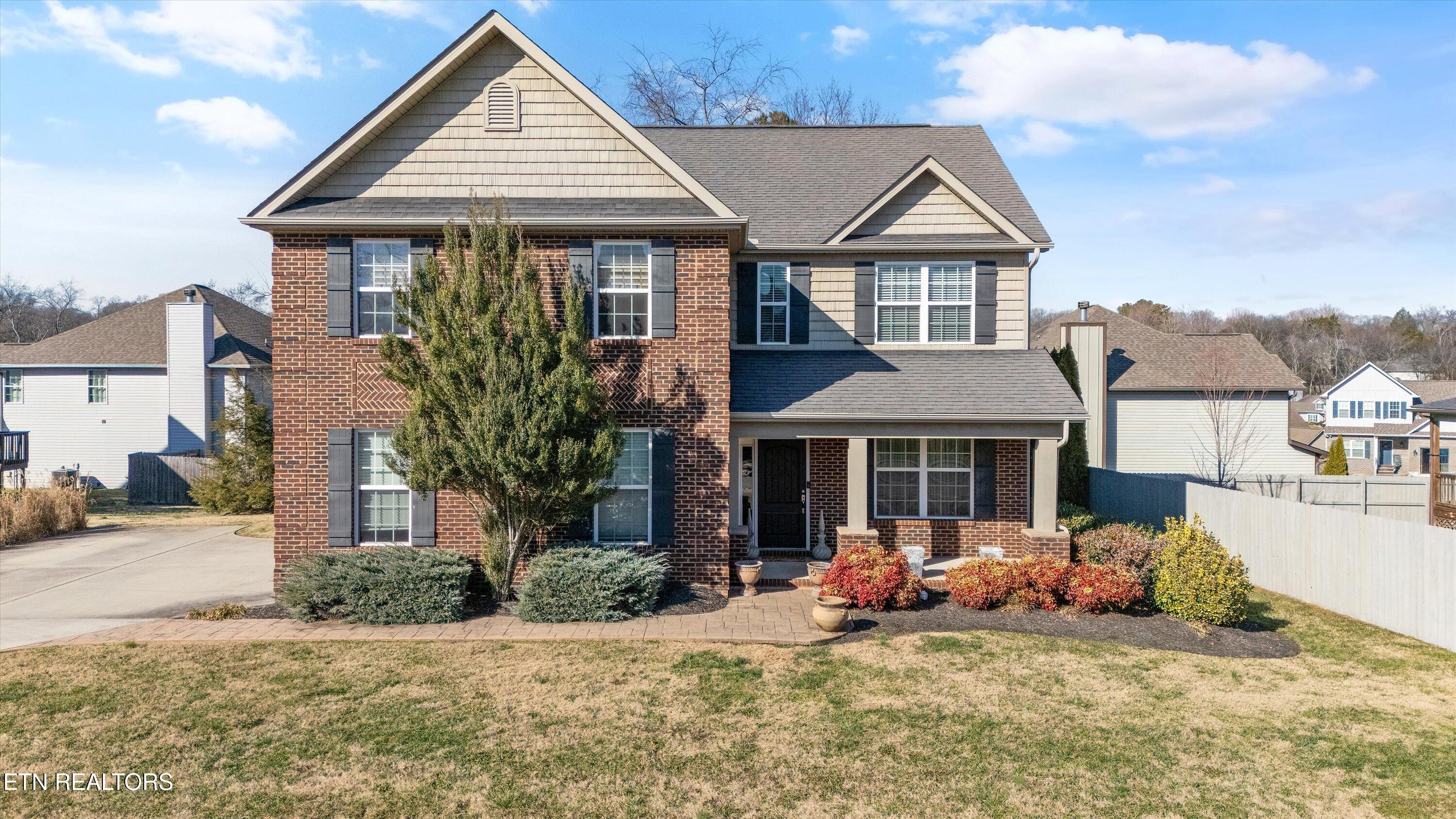 756 W Glenview Drive Property Photo