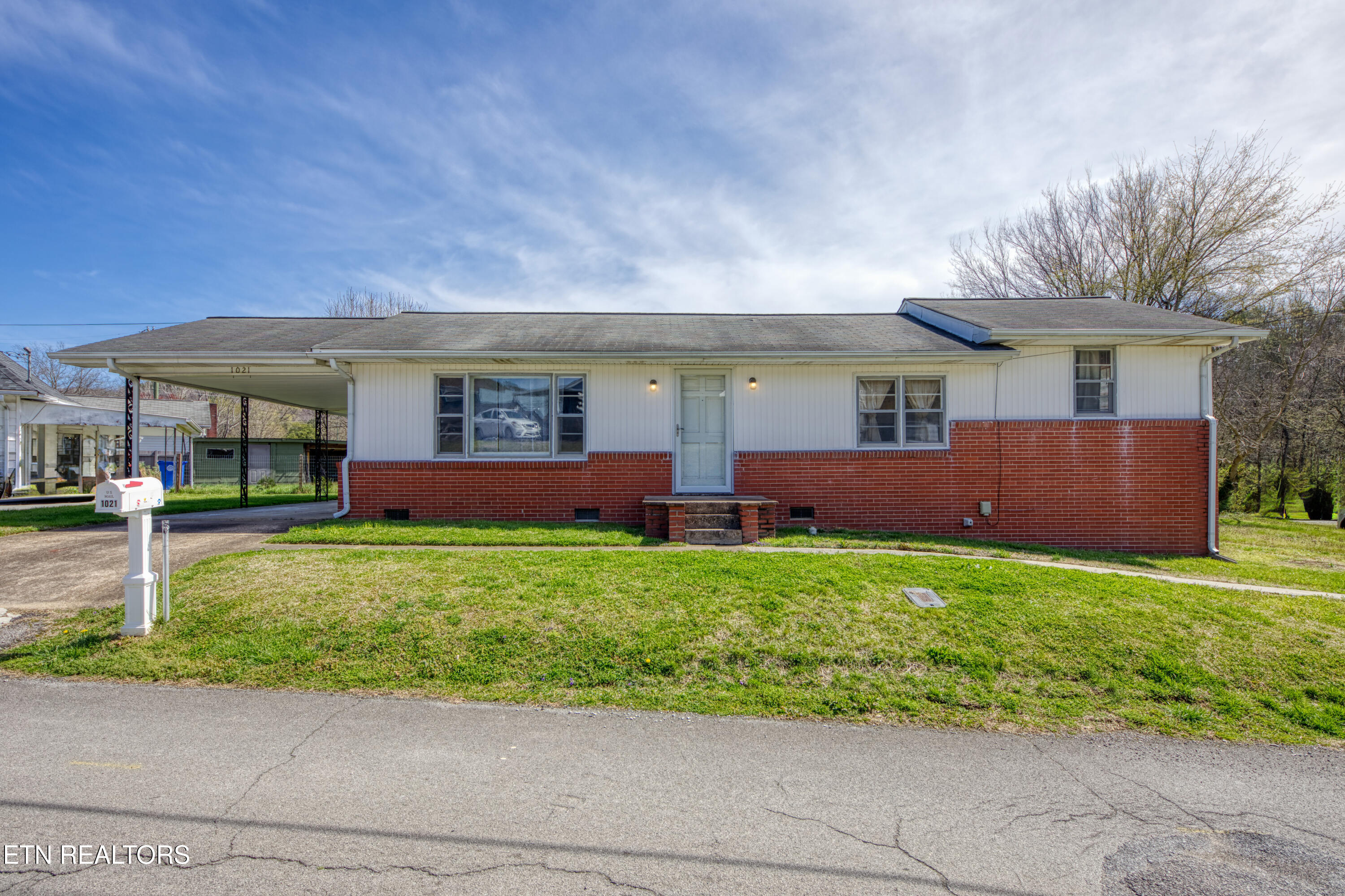 1021 Jacksboro Ave Property Photo