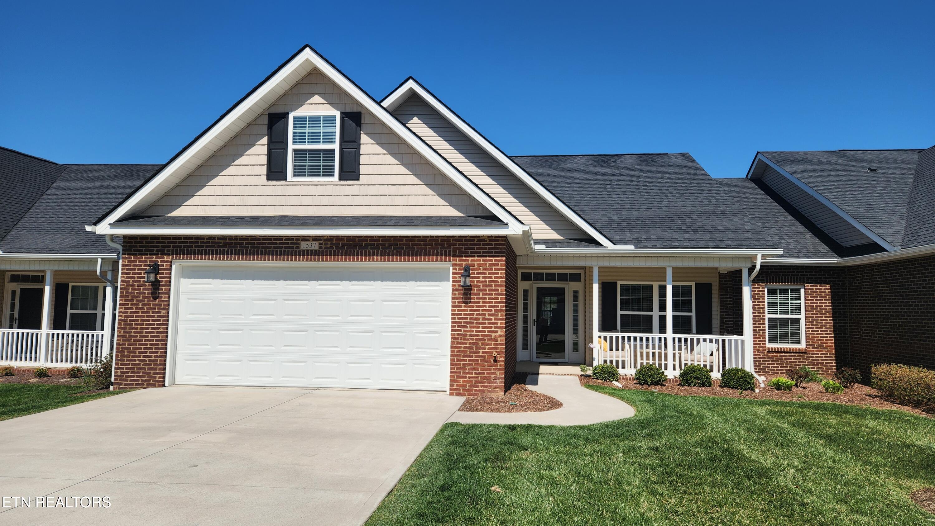 Autumn Walk Unit 2 Ph 4 Real Estate Listings Main Image