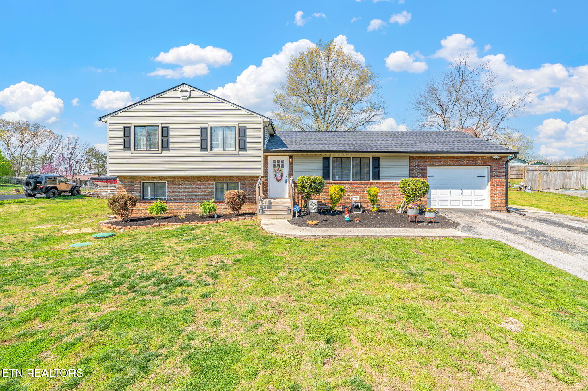 211 Orchard Rd Property Photo