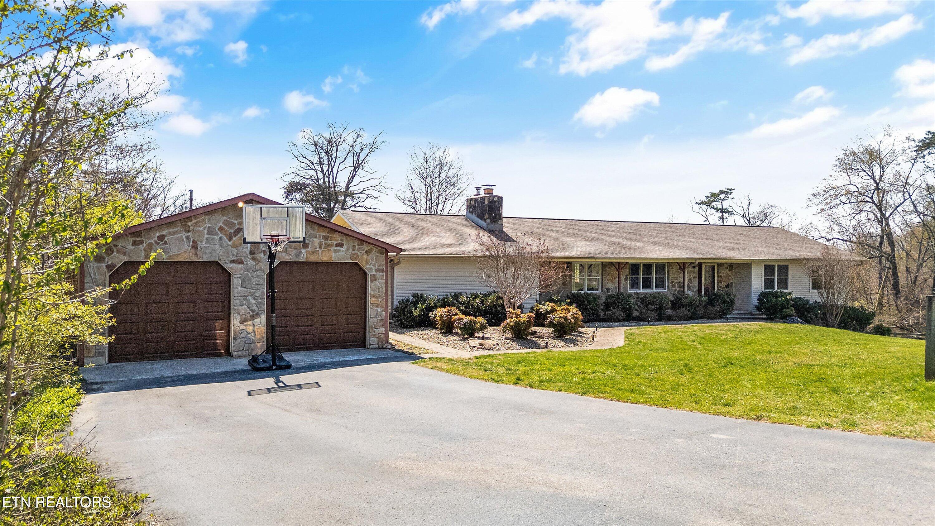 384 Stephens Rd Property Photo