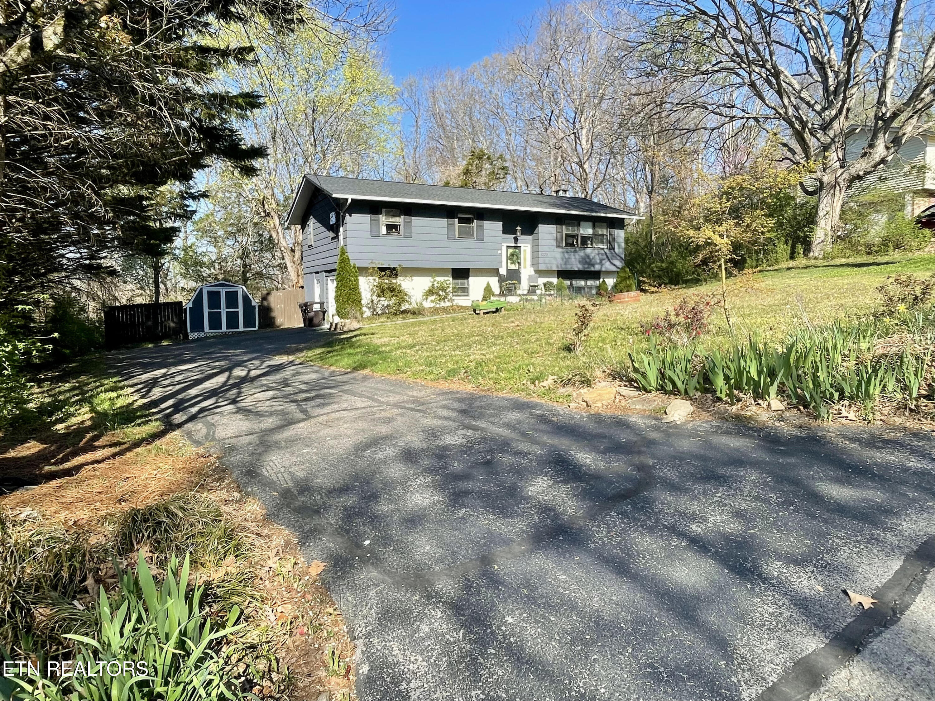 12213 W Kingsgate Rd Property Photo 1