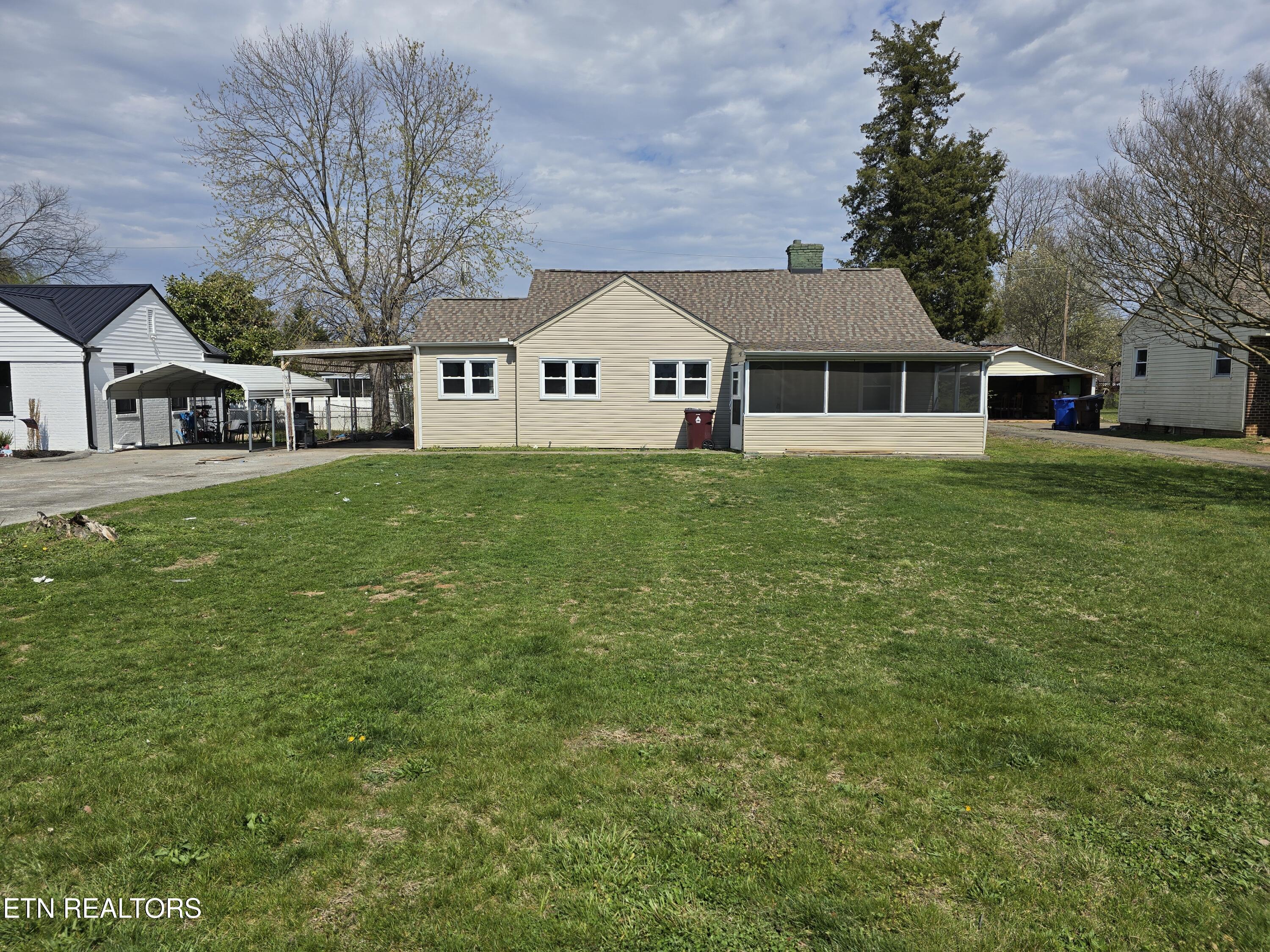 202 Hemlock St Property Photo