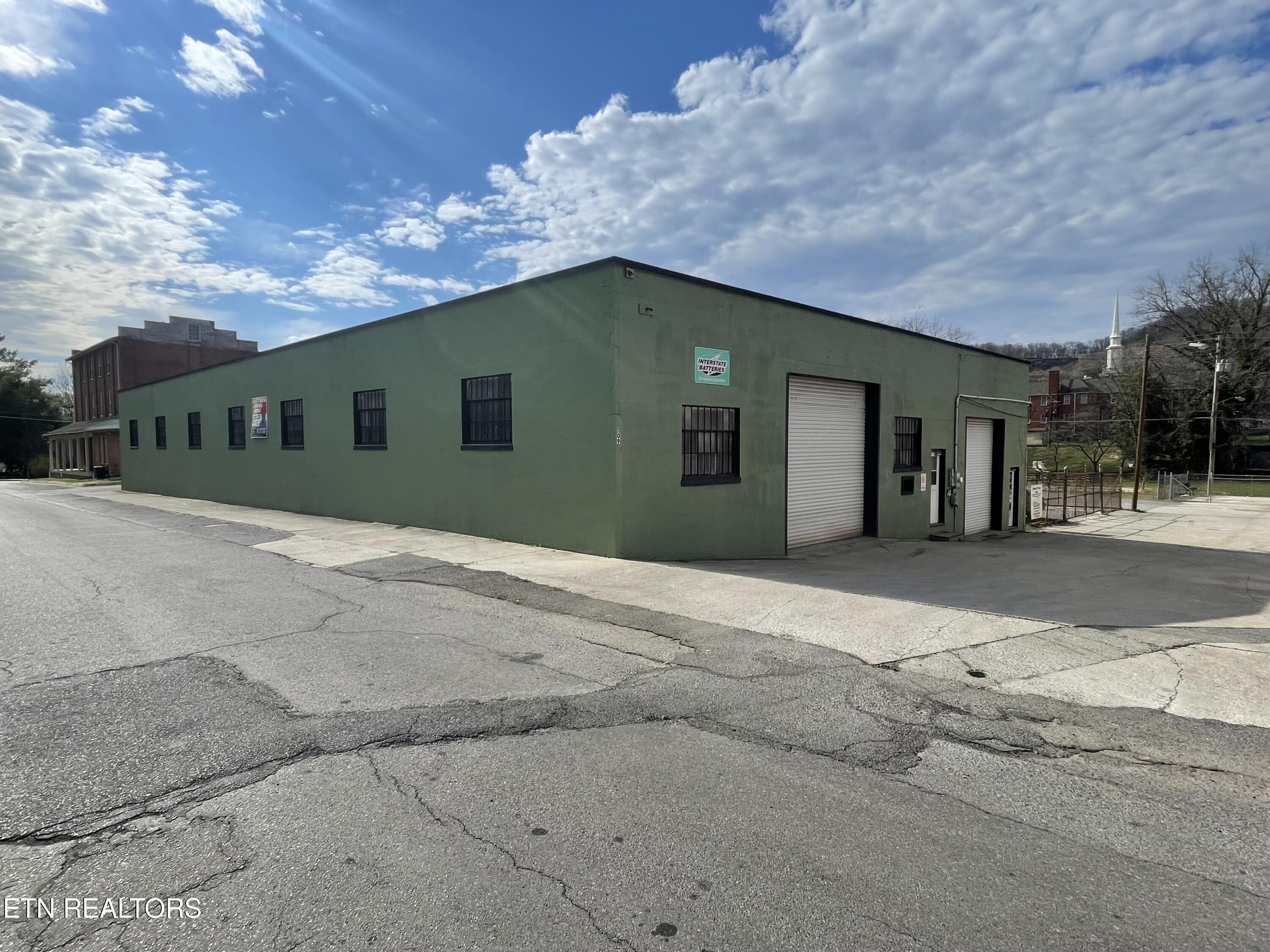 109 W Mckinney Ave Property Photo