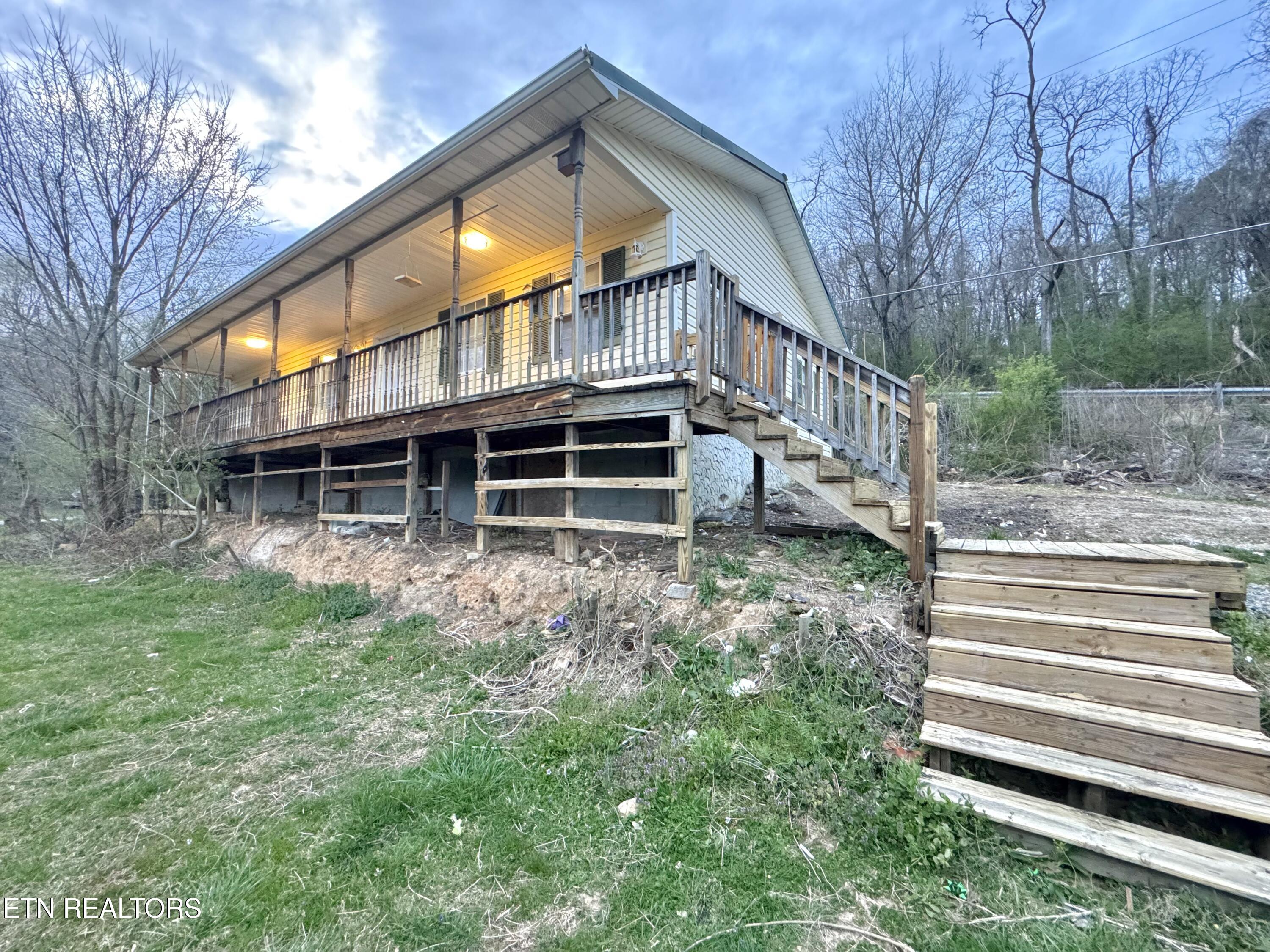 690 Ridge Rd Property Photo