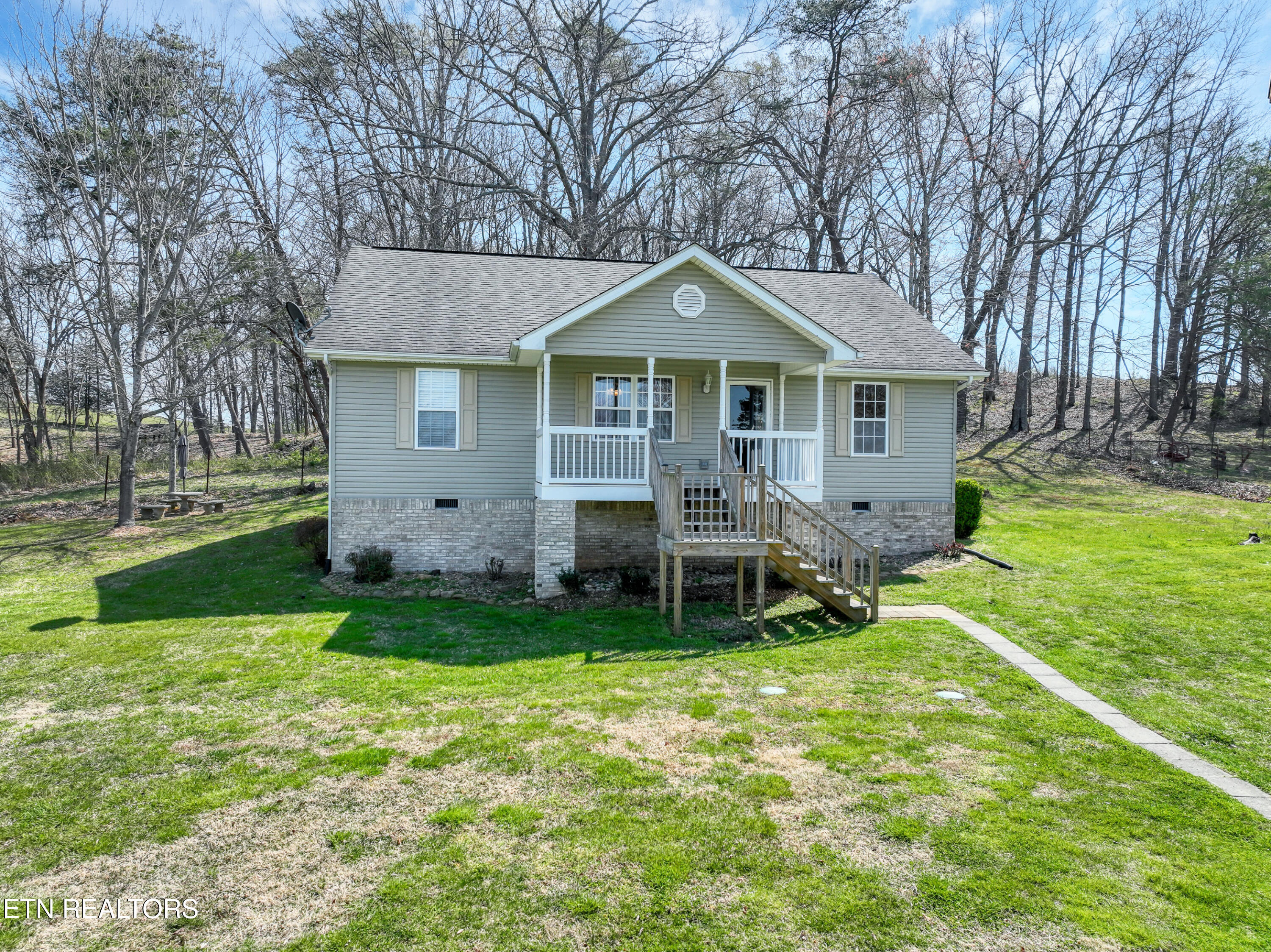 347 Prospect Rd Property Photo