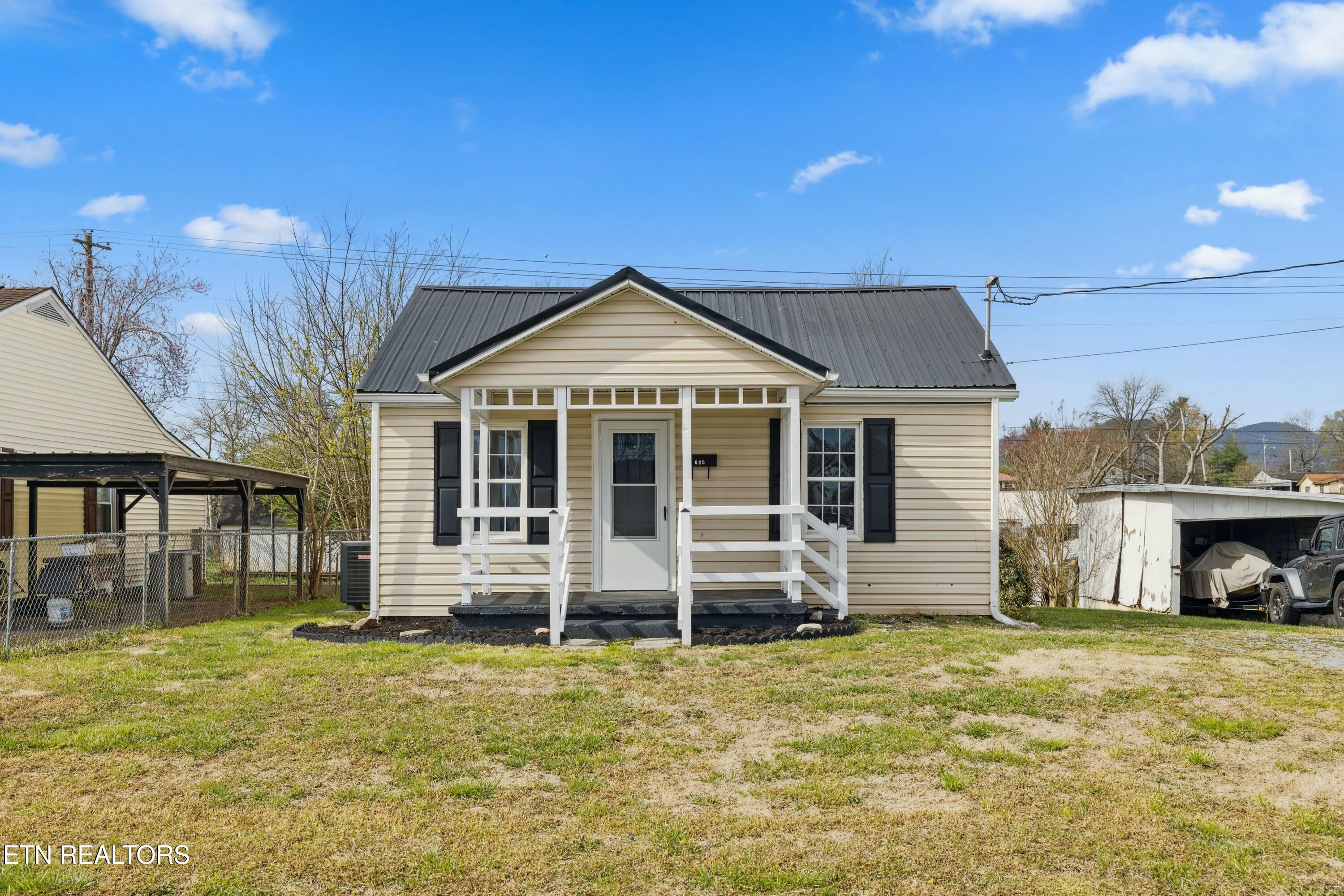 625 7th St Property Photo
