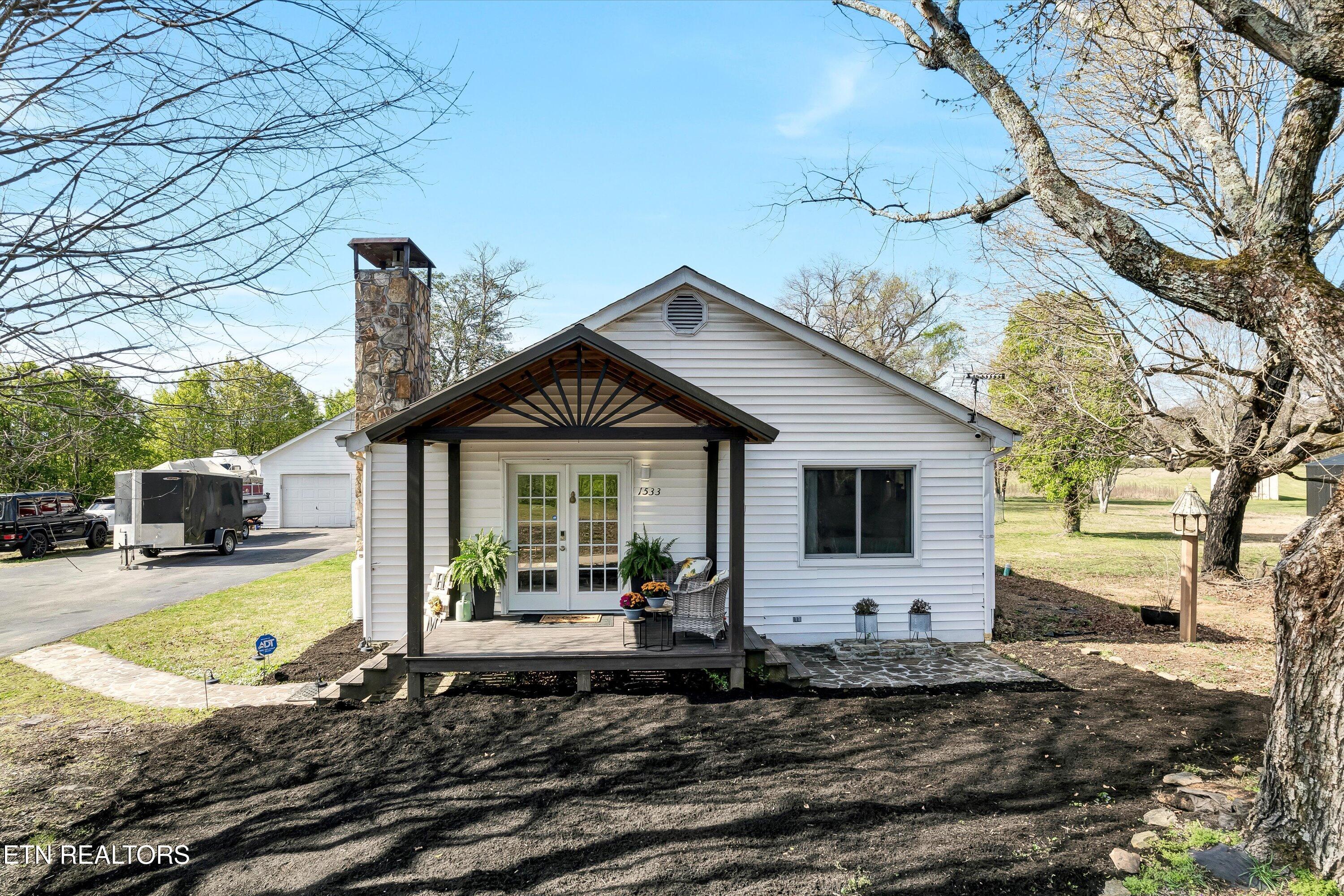 1533 Middlesettlements Rd Property Photo 1