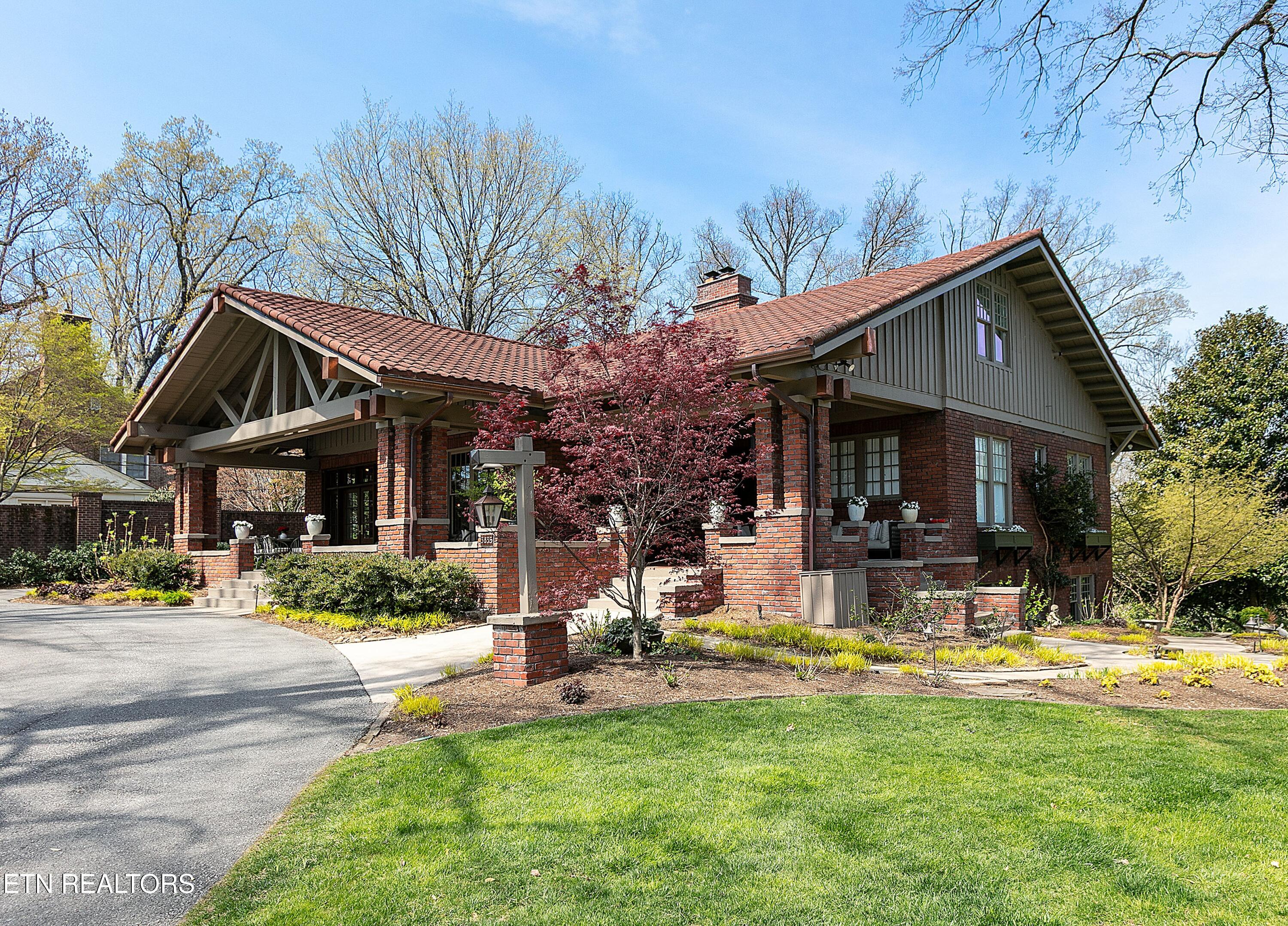 3835 Kingston Pike Property Photo