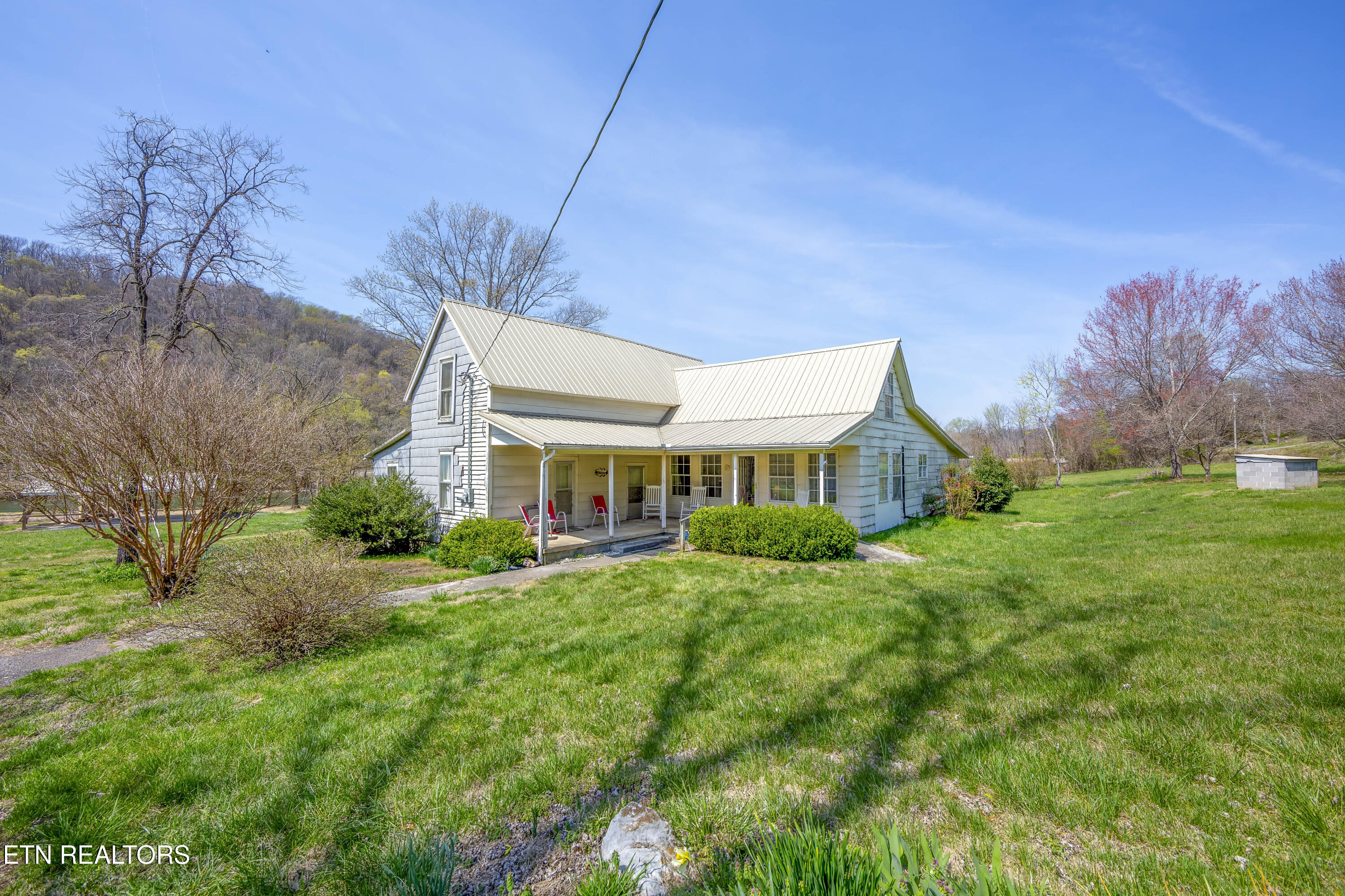 1875 E Highway 25/70 Property Photo