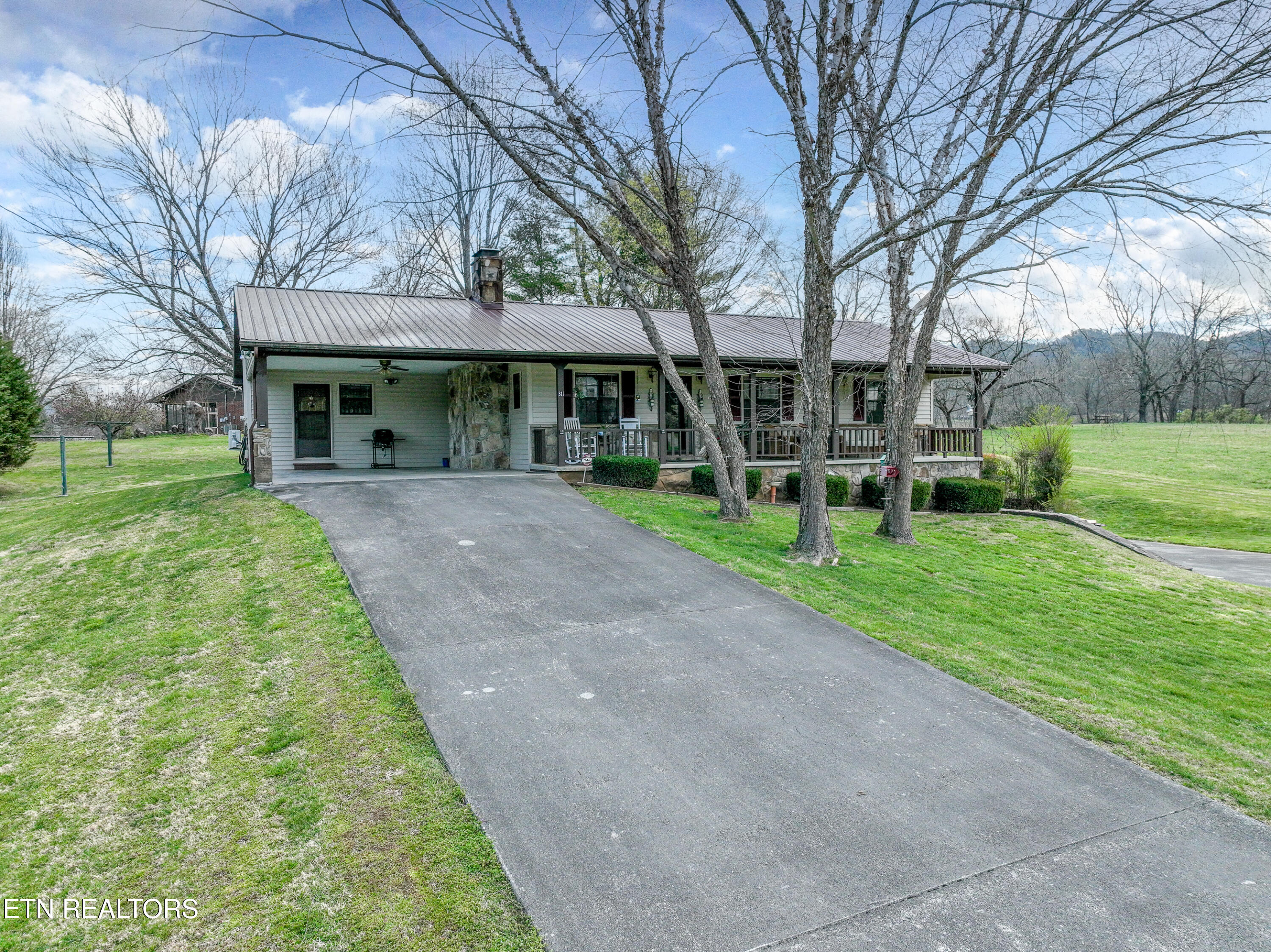311 E Chestnut Hill Rd Property Photo