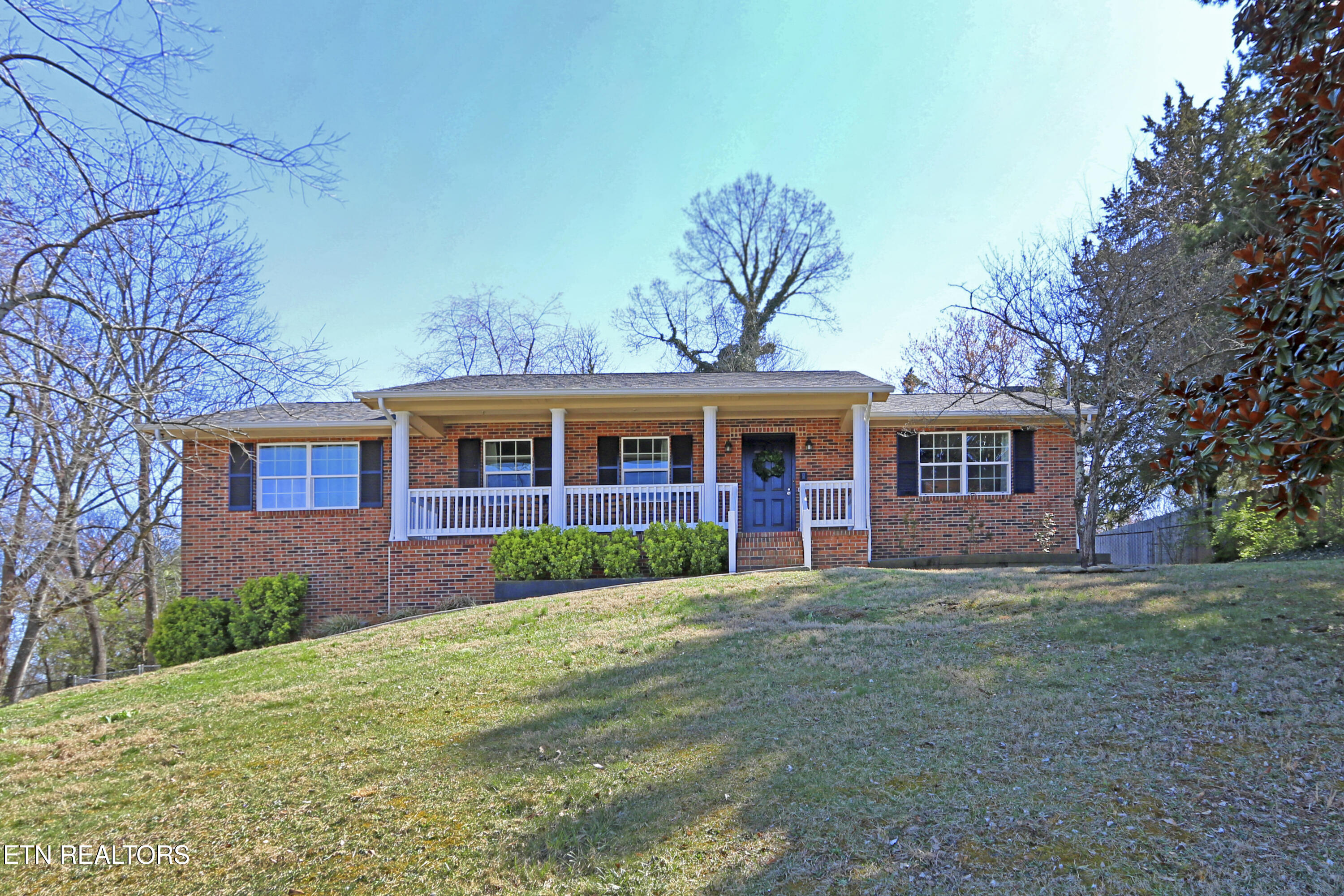 9608 Clearwater Drive Property Photo
