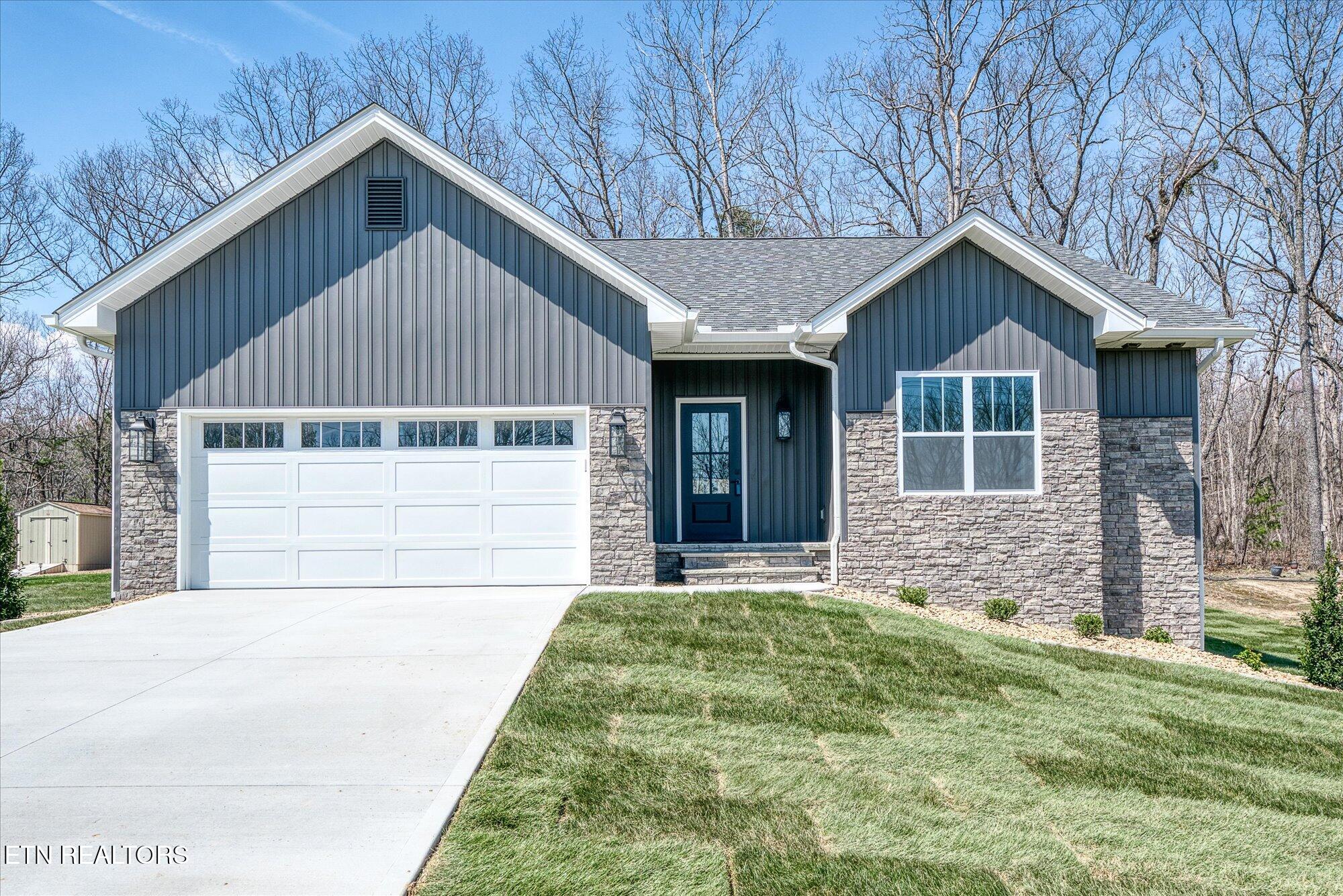 527 Lakeview Drive Property Photo 1
