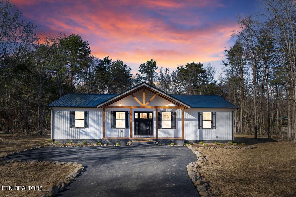 3614 Cove Lane Property Photo