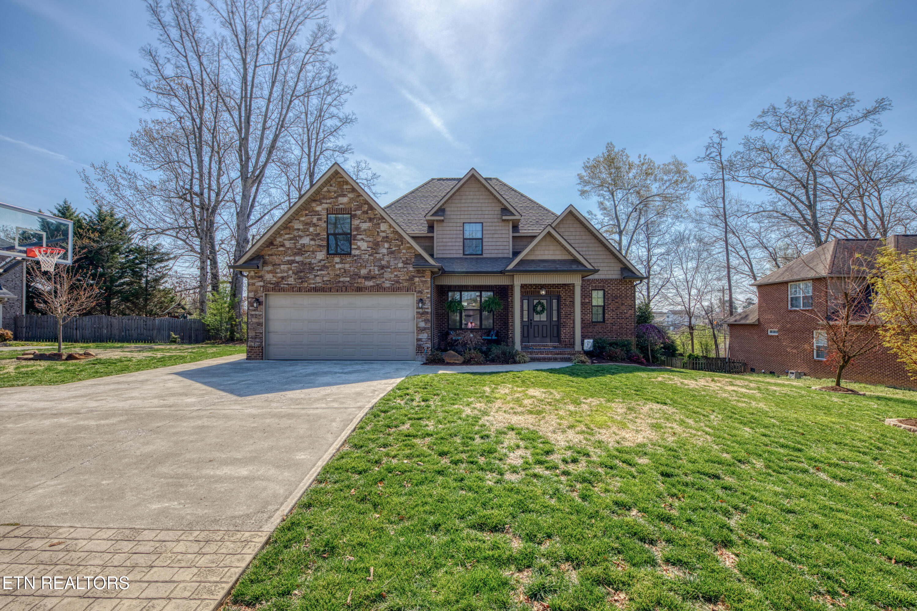 367 Yosemite Drive Property Photo