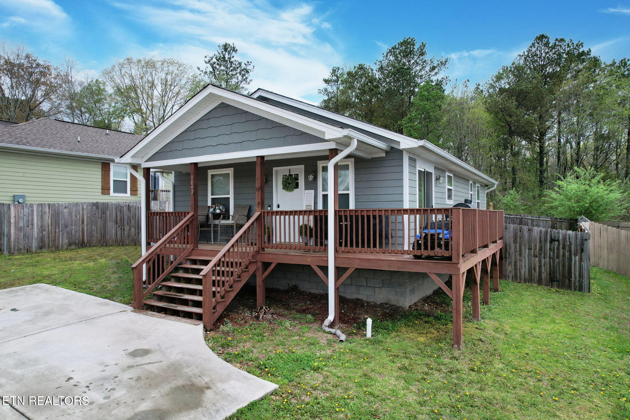 1042 Se Mccann Drive Property Photo