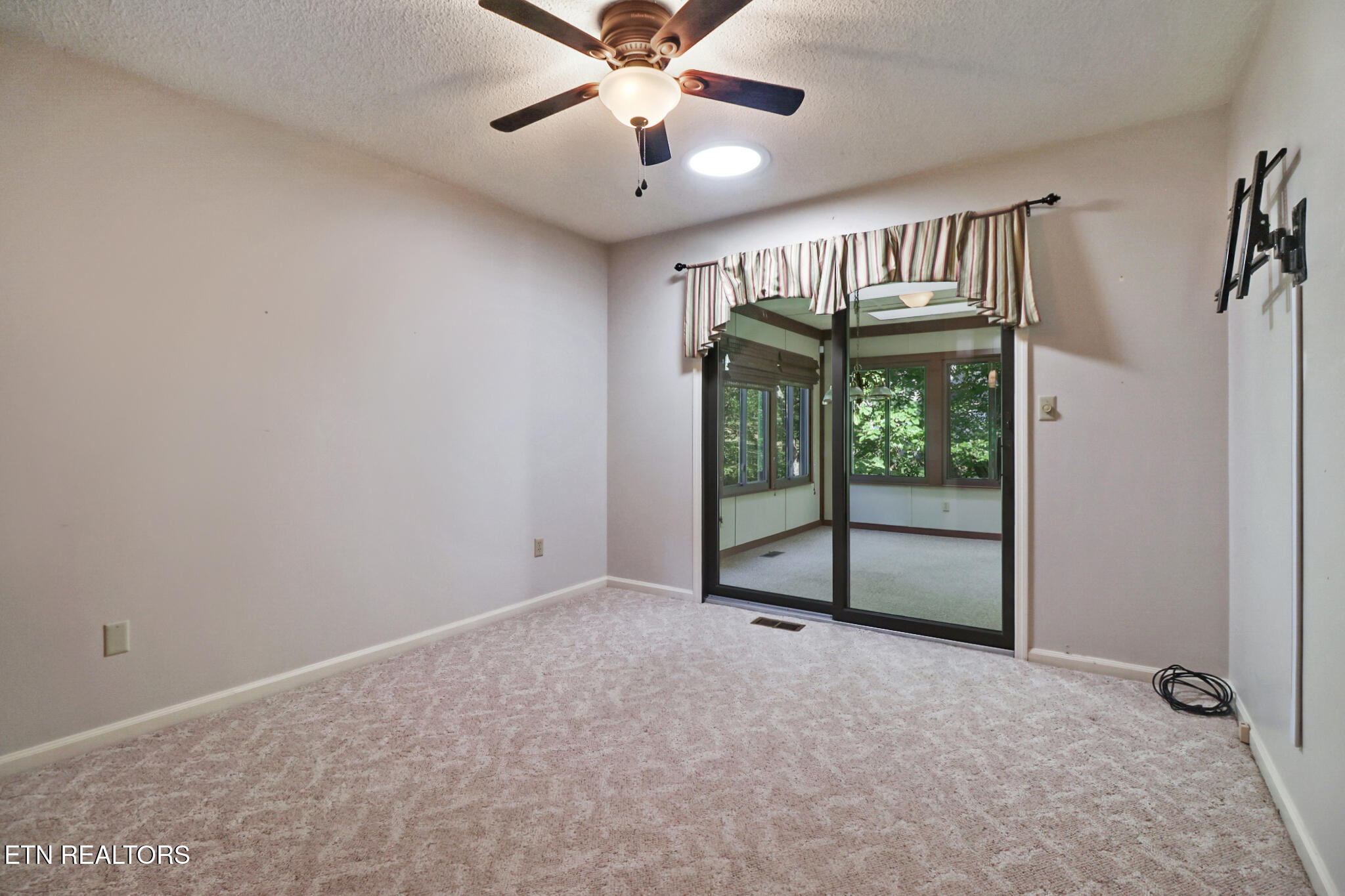 181 Snead Drive Property Photo 17