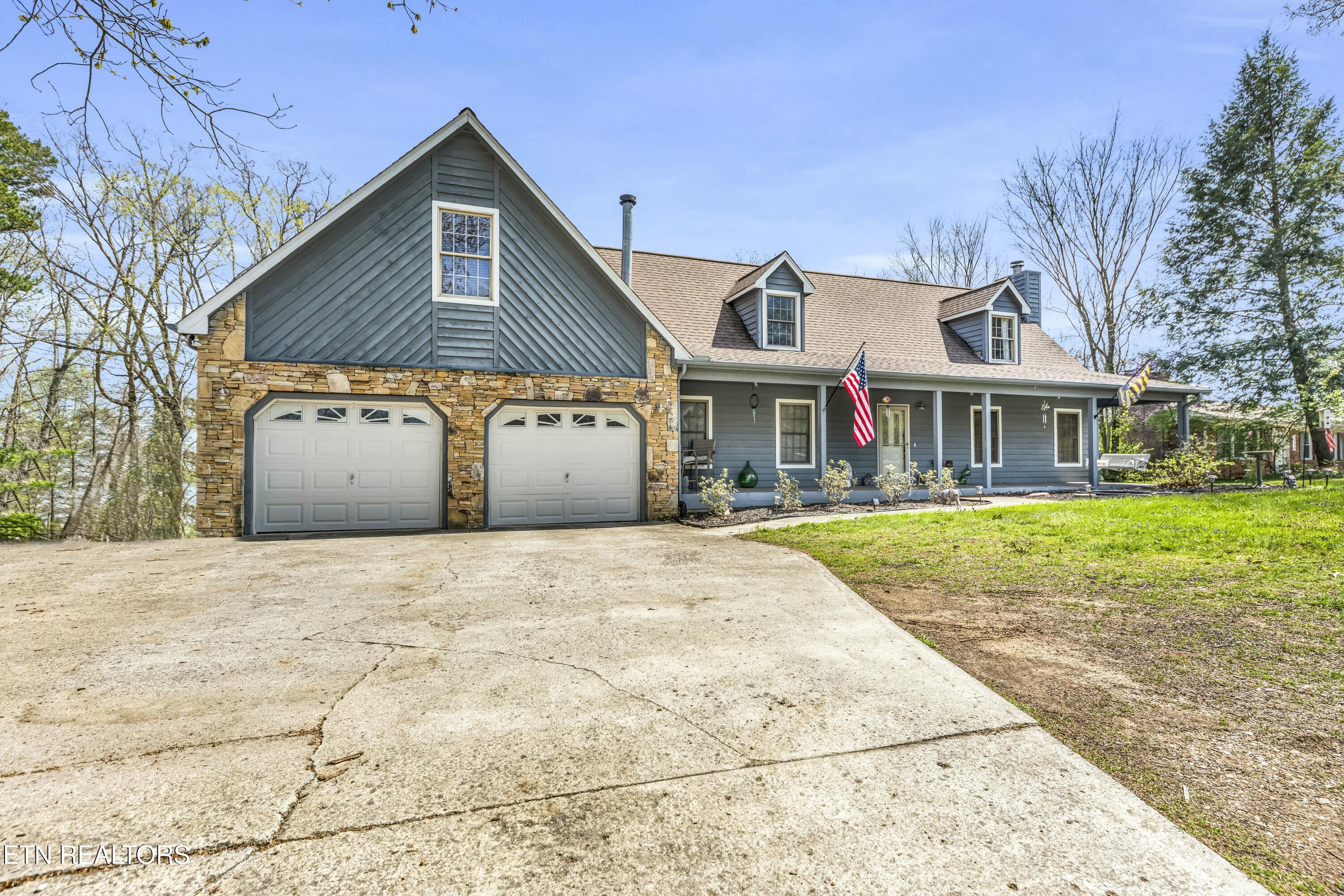 5808 Tazewell Pike Property Photo 1