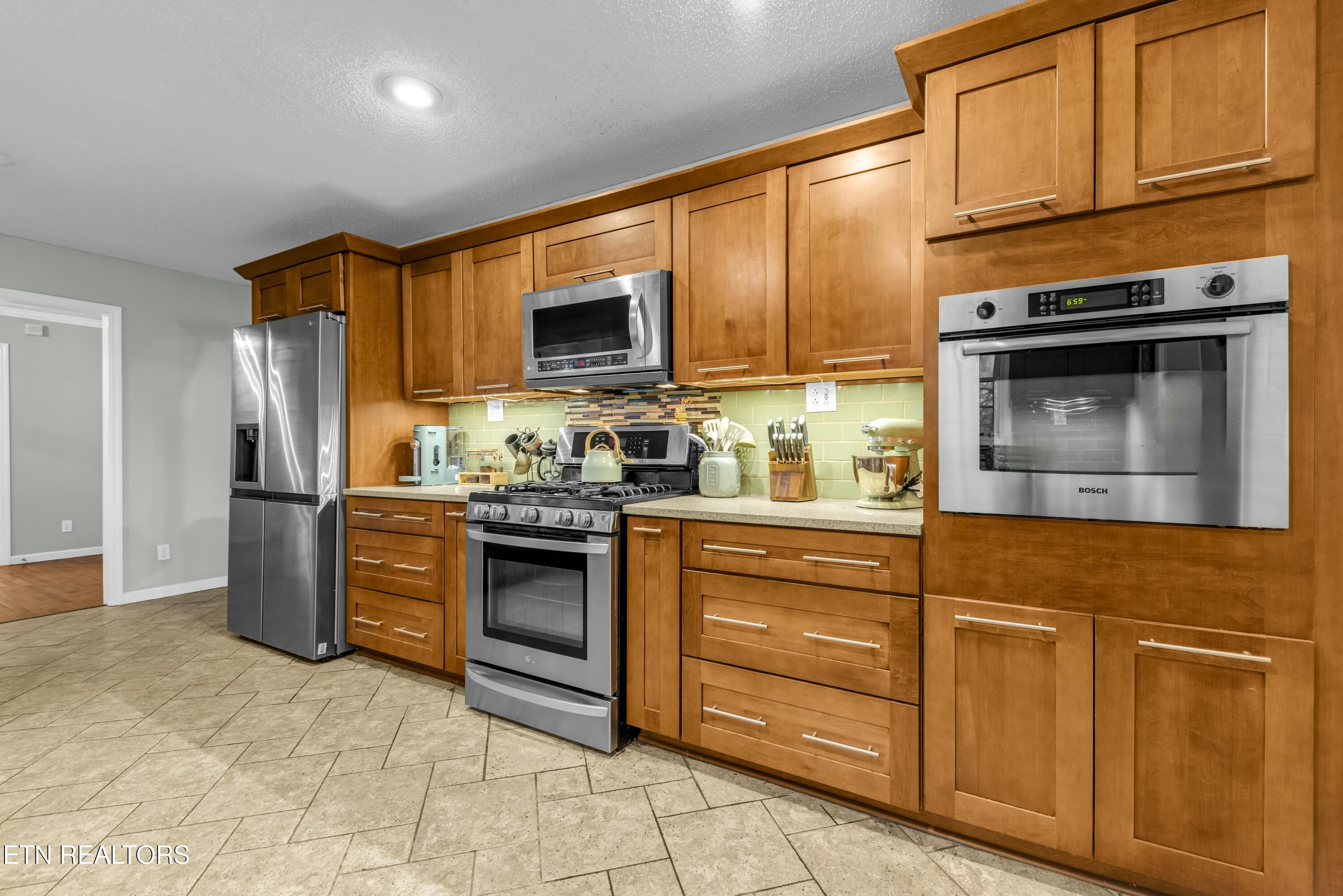 5808 Tazewell Pike Property Photo 7