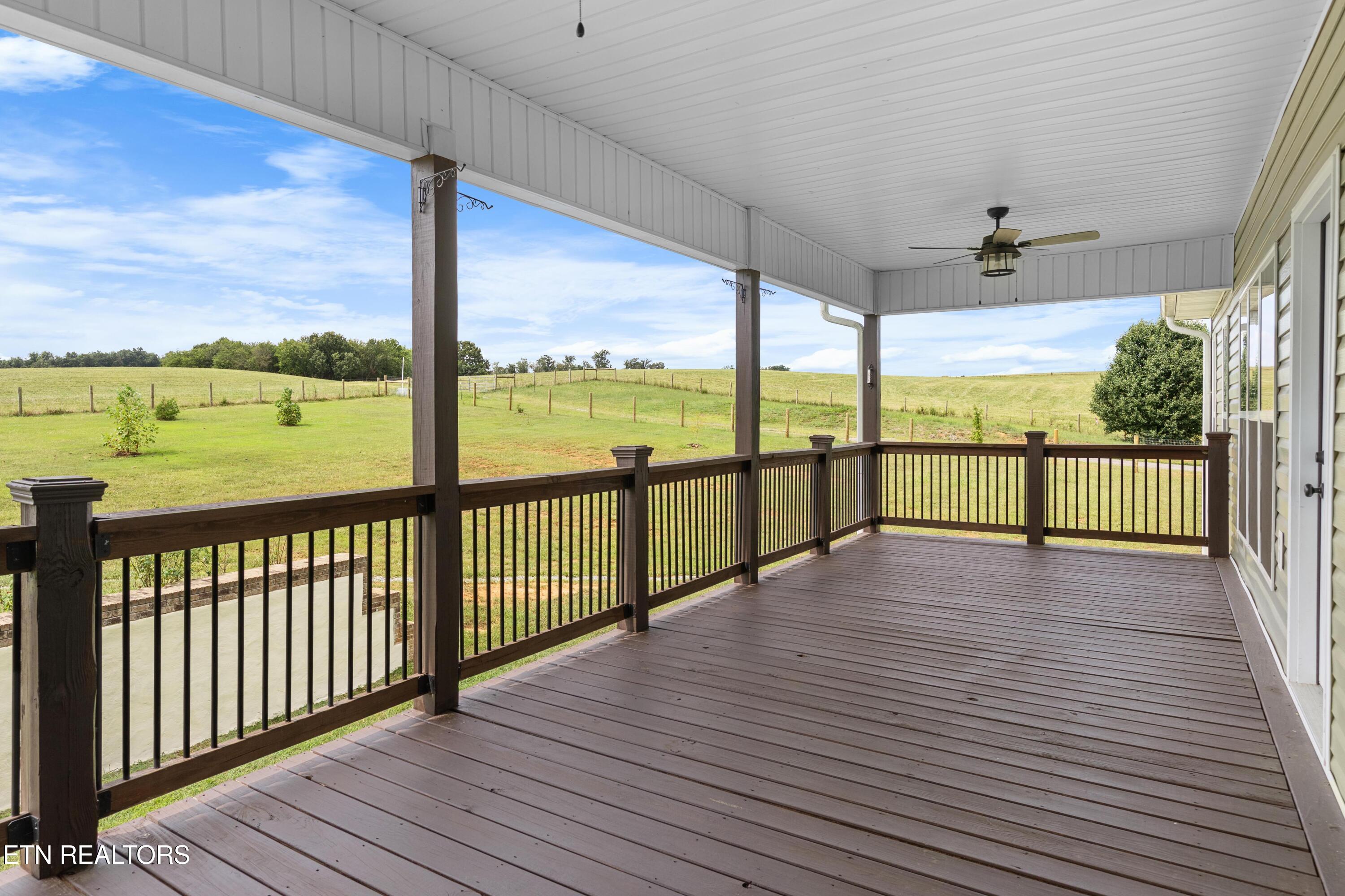 279 Lakeside Meadows Circle Property Photo 28