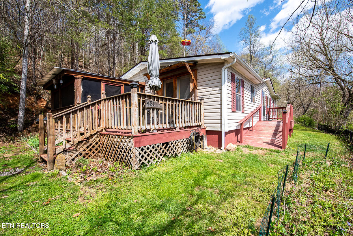 421 E Millers Cove Rd Property Photo