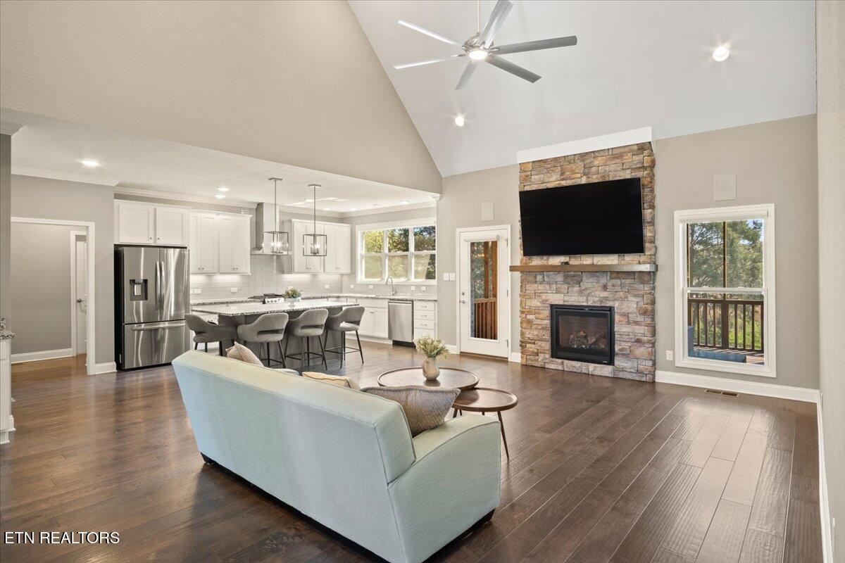 12014 Salt Creek Lane Property Photo 3