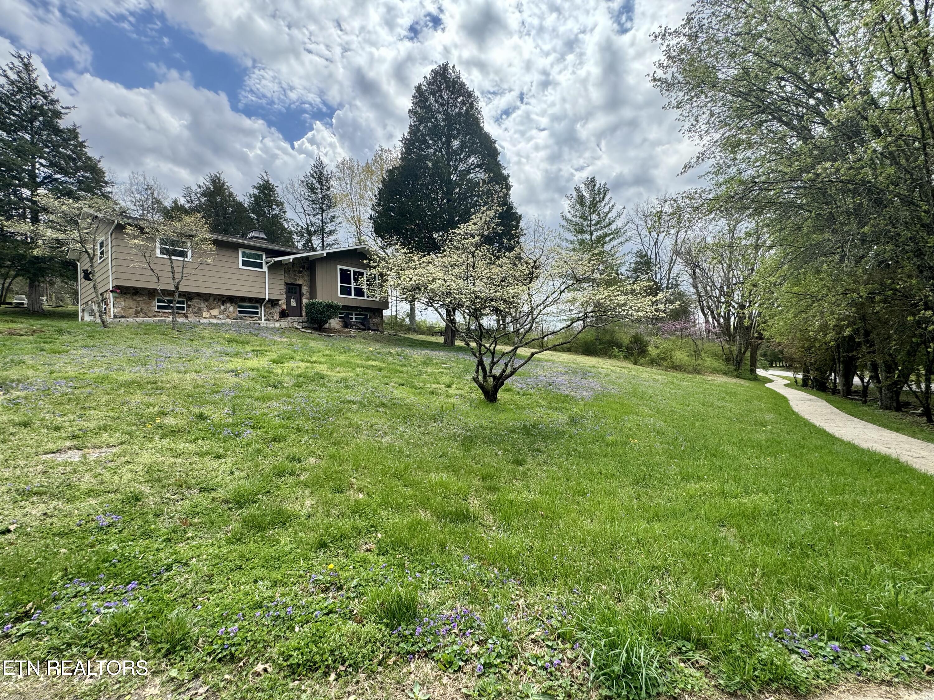 47 E Norris Rd Property Photo