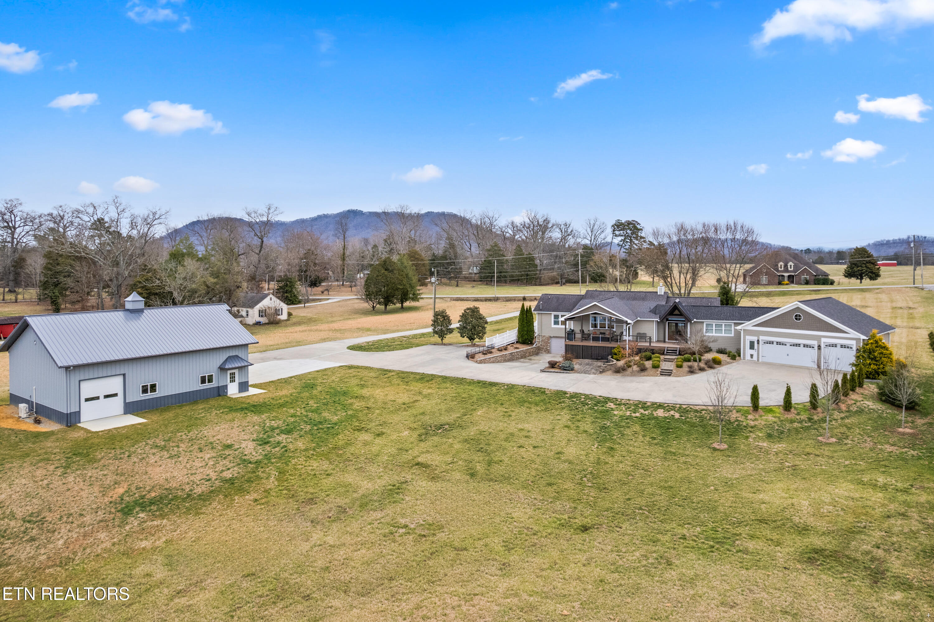 8207 Washington Pike Property Photo