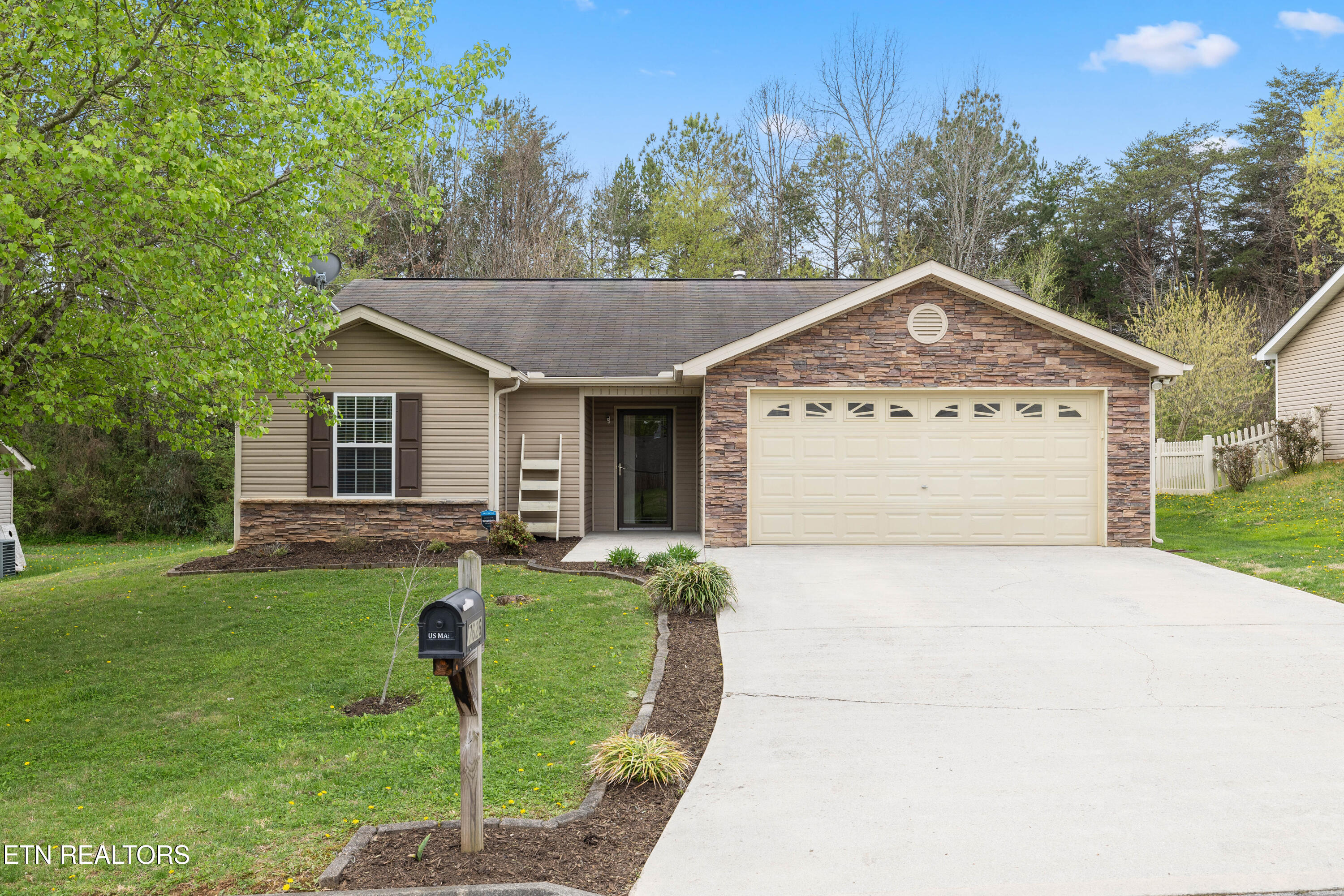 7626 Stonewood Creek Drive Property Photo