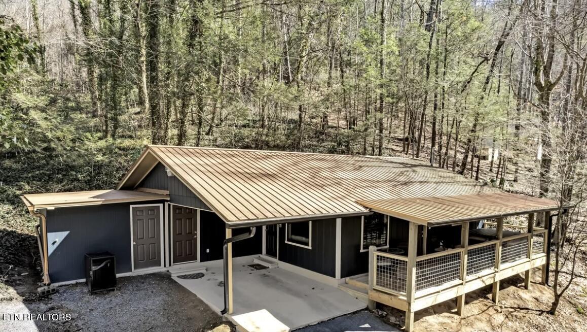 2220 Cove Creek Drive Property Photo 1