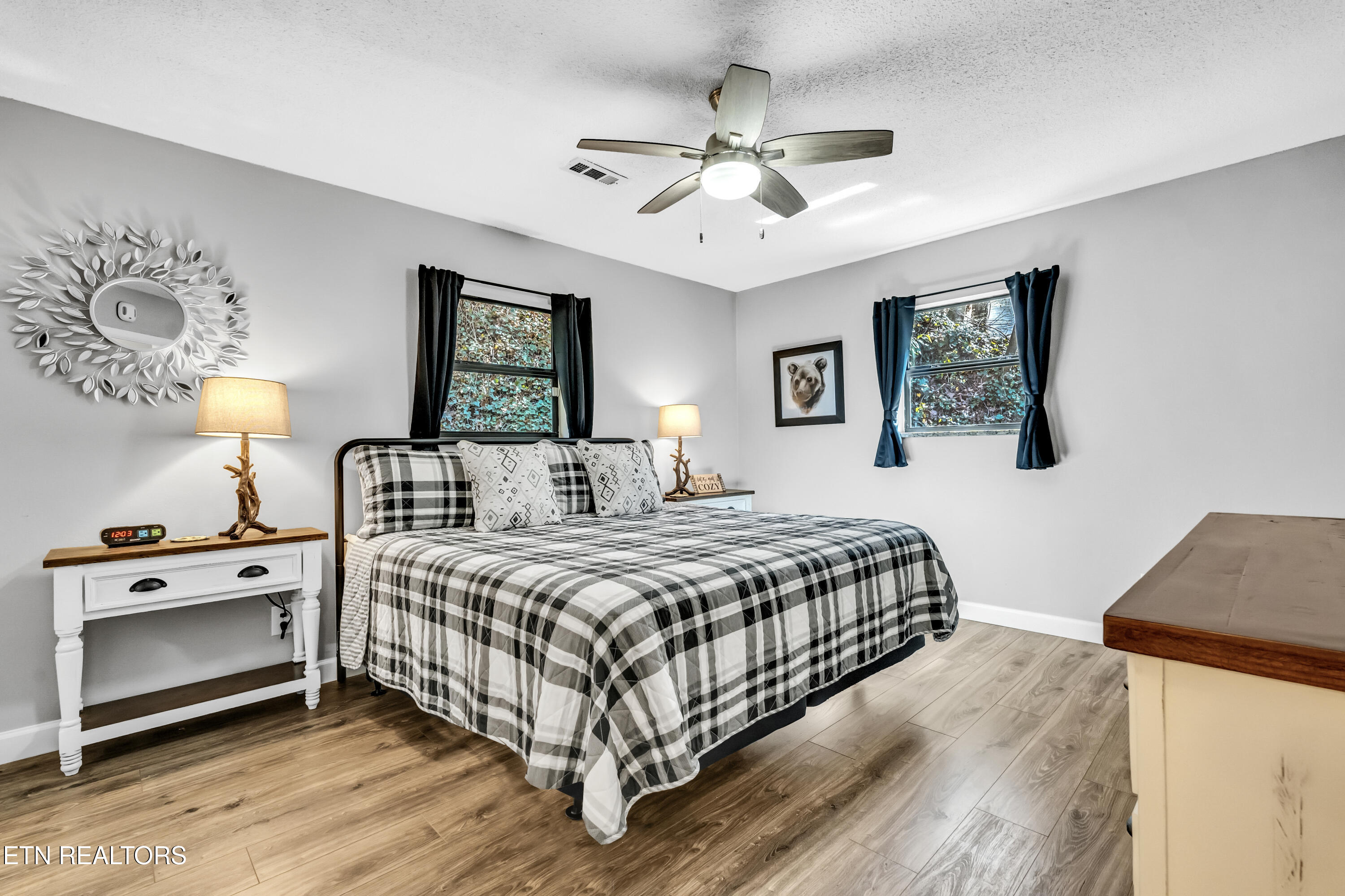 2220 Cove Creek Drive Property Photo 8