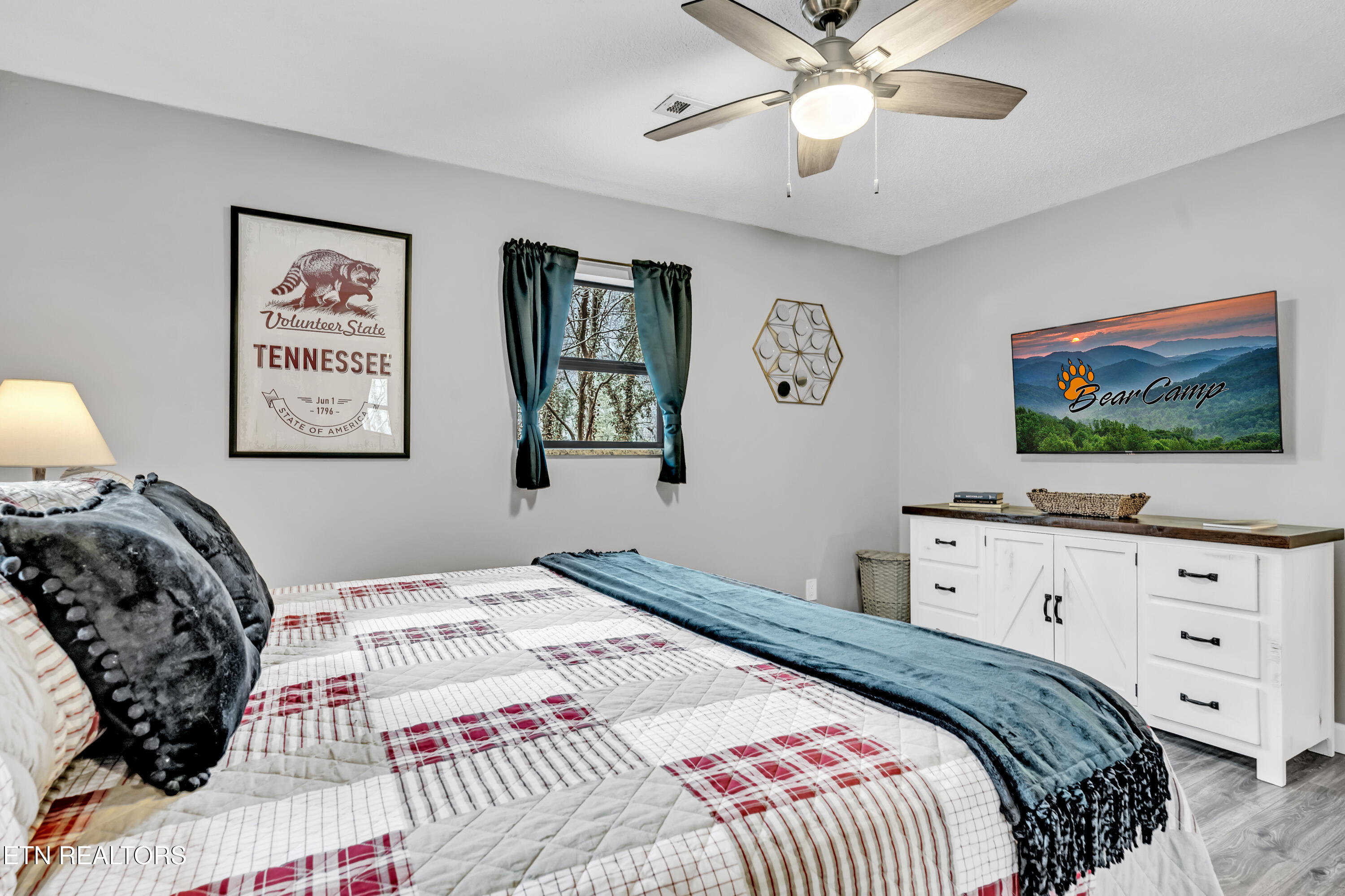 2220 Cove Creek Drive Property Photo 11