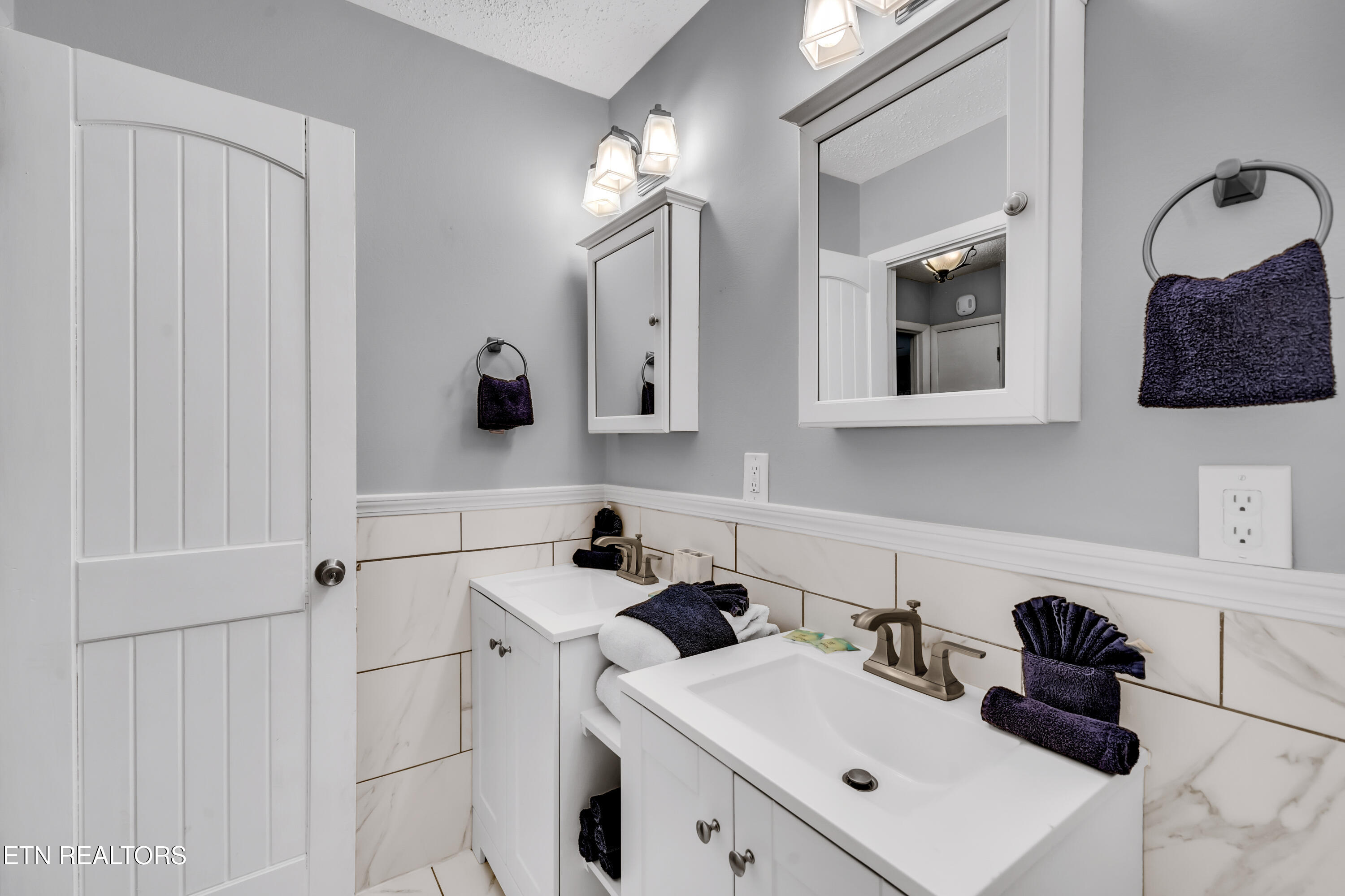 2220 Cove Creek Drive Property Photo 12