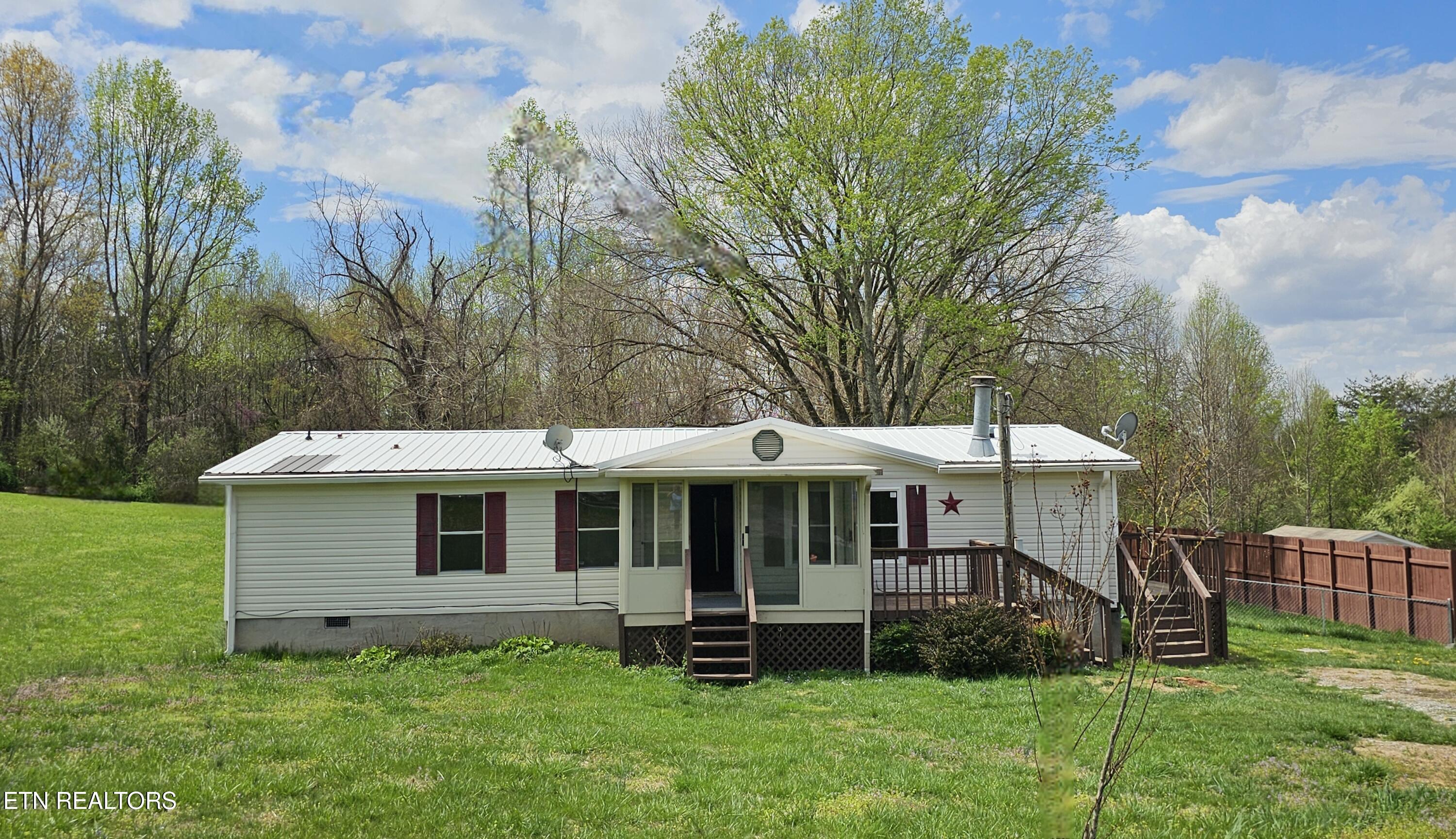 242 Cowan Lane Property Photo