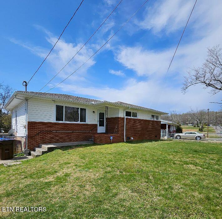 102 E Hutchinson Circle Property Photo 1