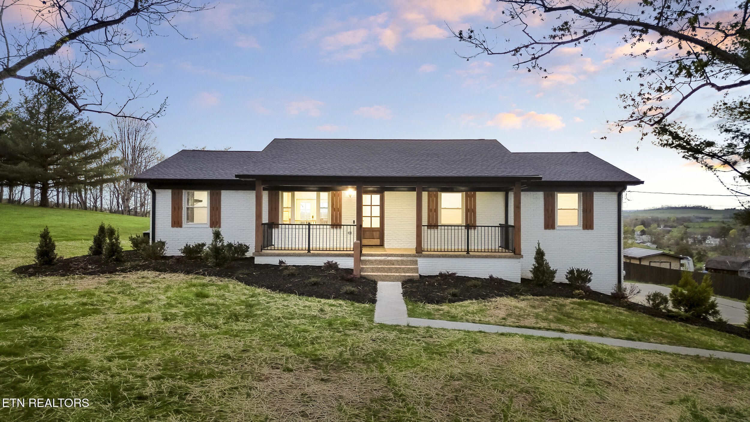 300 Victor Lane Property Photo