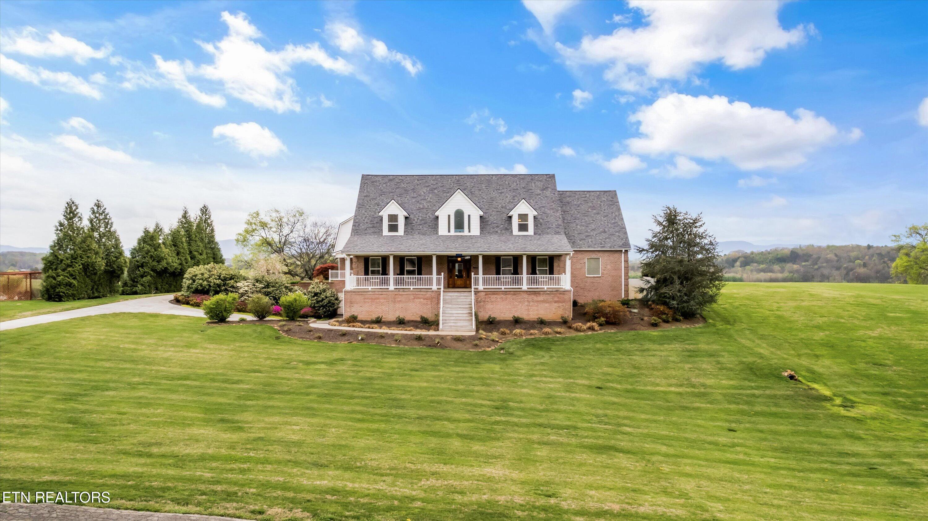 37853 Real Estate Listings Main Image