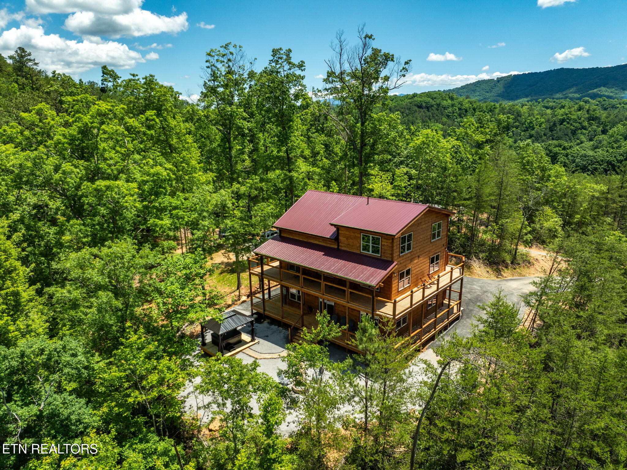 623 Dutch Way Property Photo 4