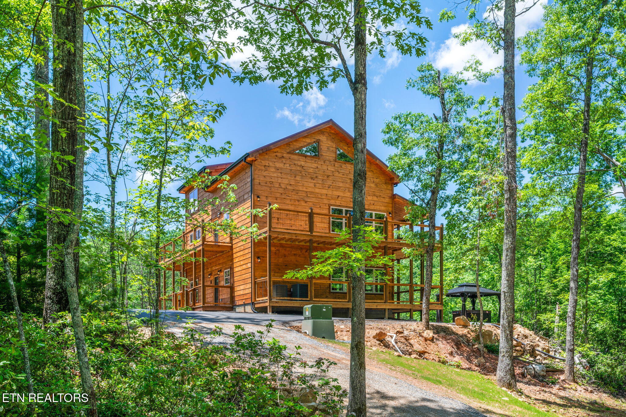 623 Dutch Way Property Photo 5